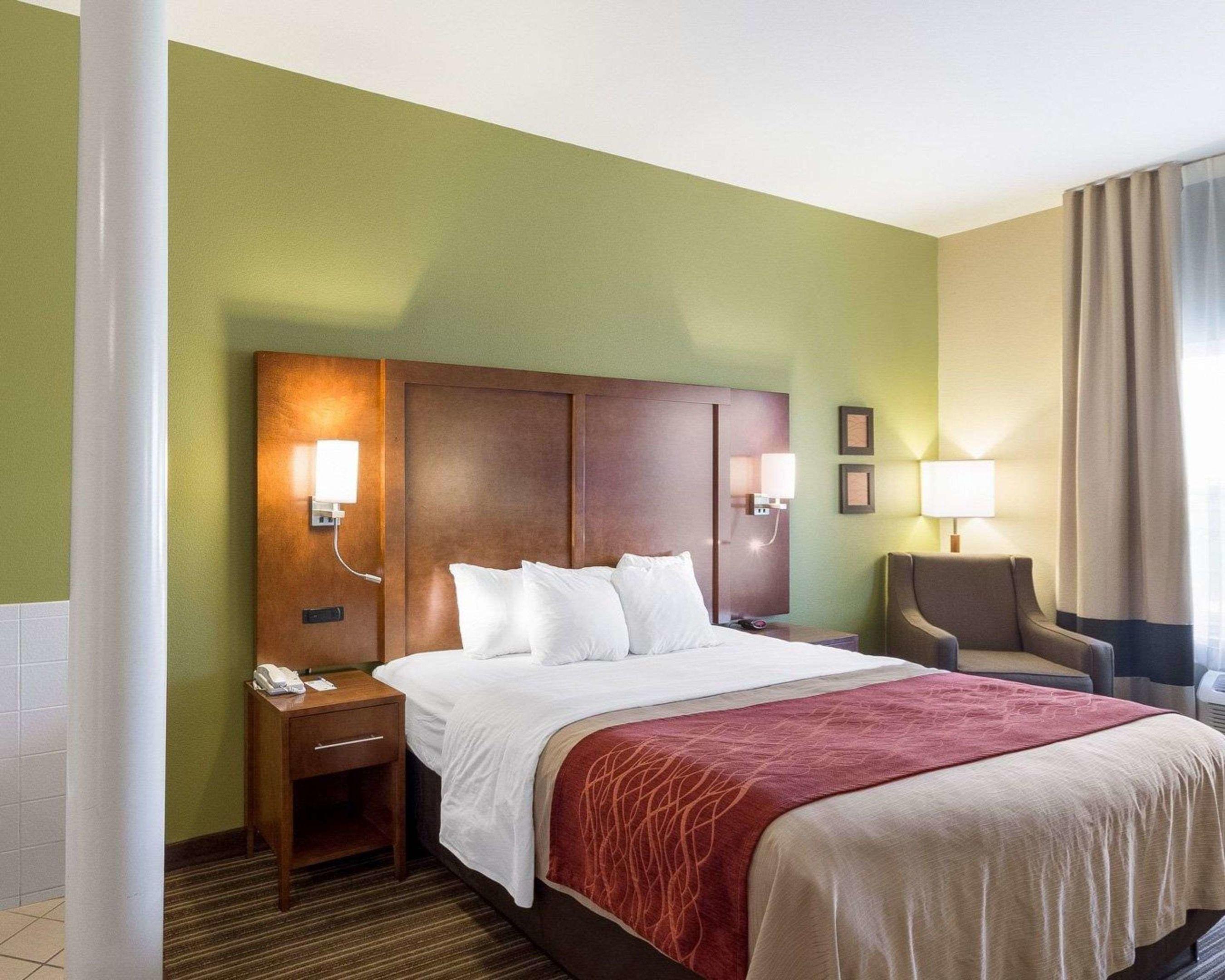 Comfort Inn & Suites Fayetteville — photo 5