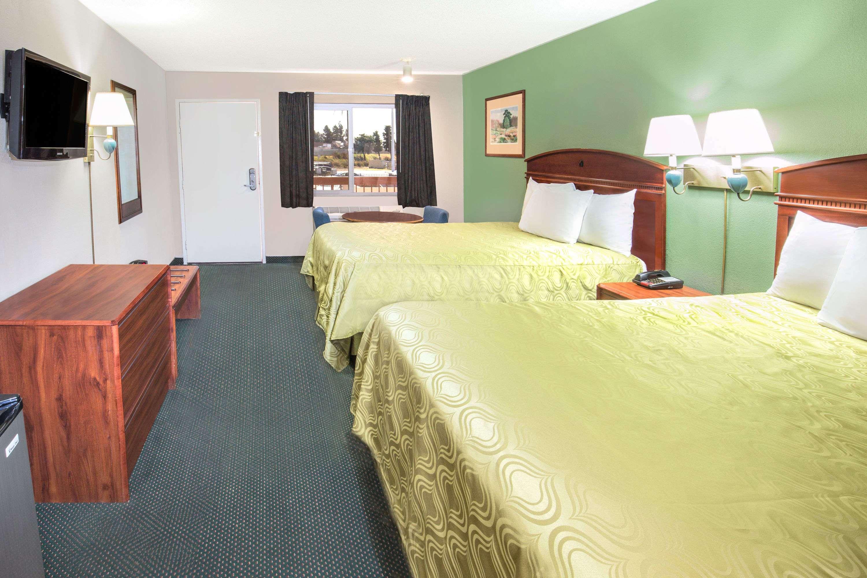 Days Inn Ontario Airport — photo 5