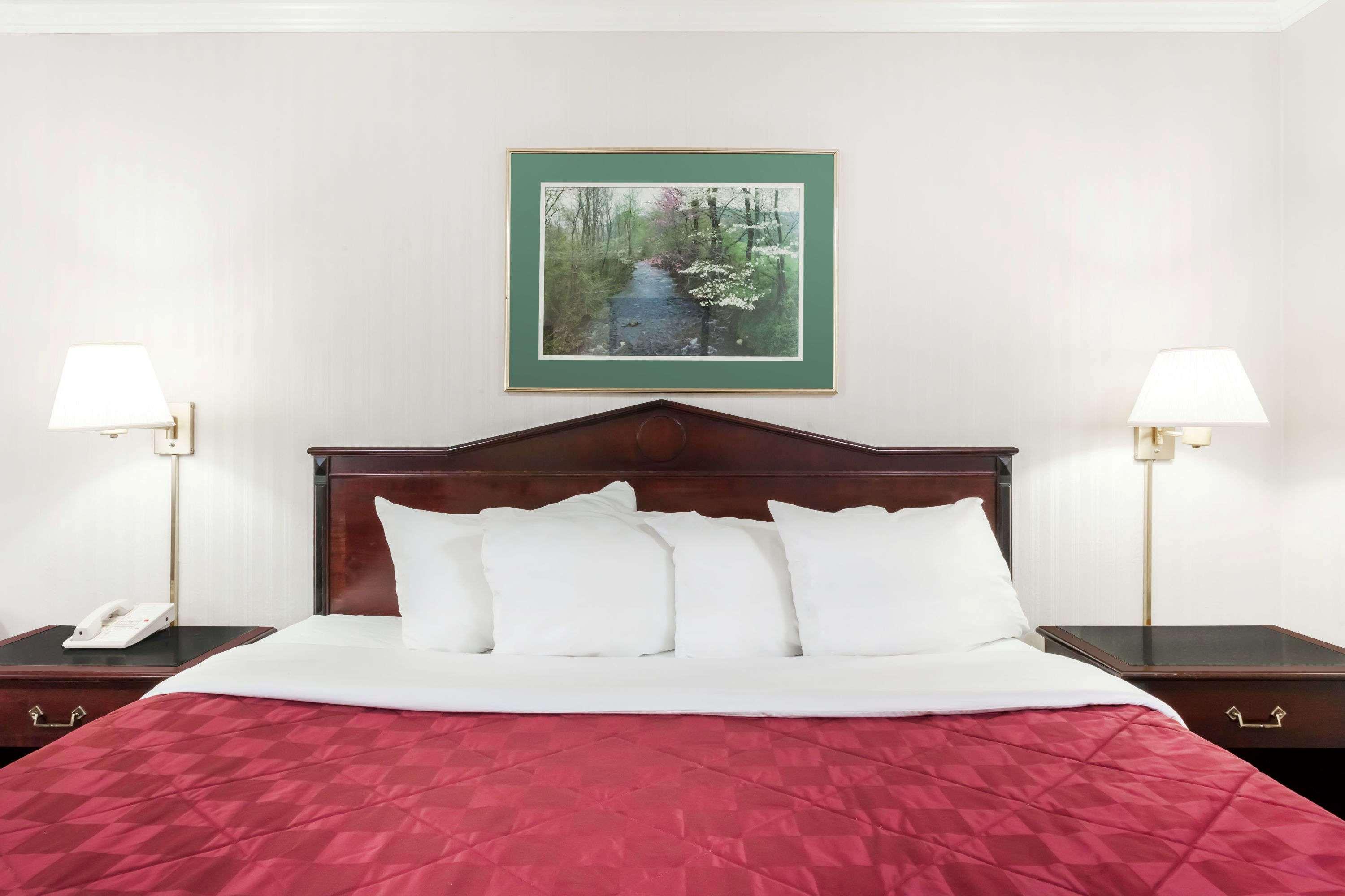 Baymont by Wyndham Queensbury / Lake George — photo 4