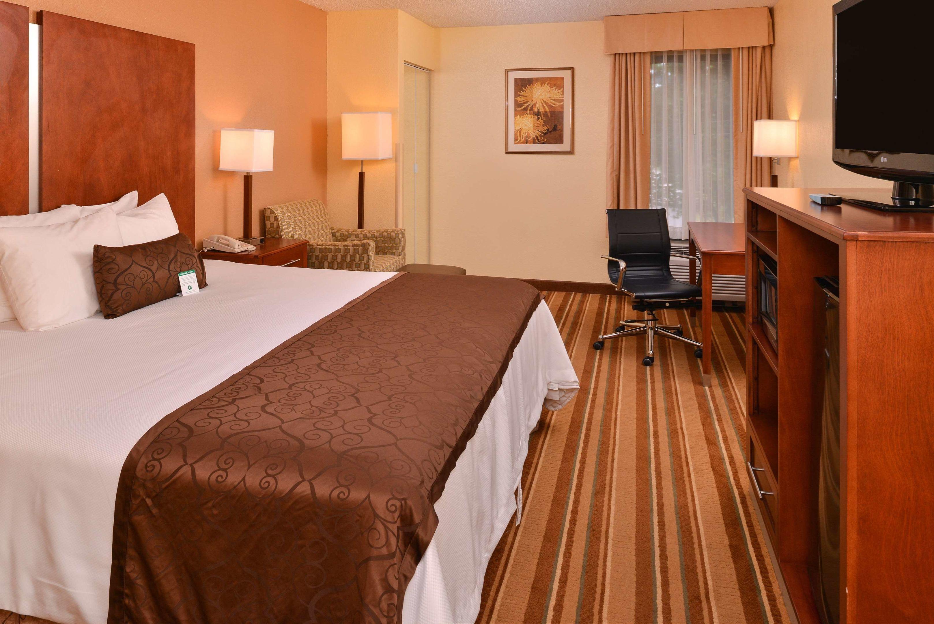 Best Western Plus Richmond Airport Hotel — photo 4