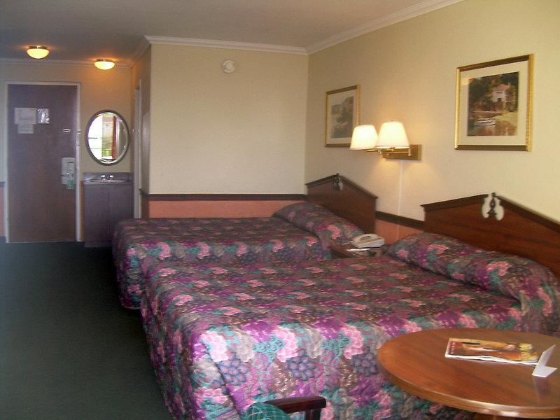 ChateauBleau Hotel — photo 5