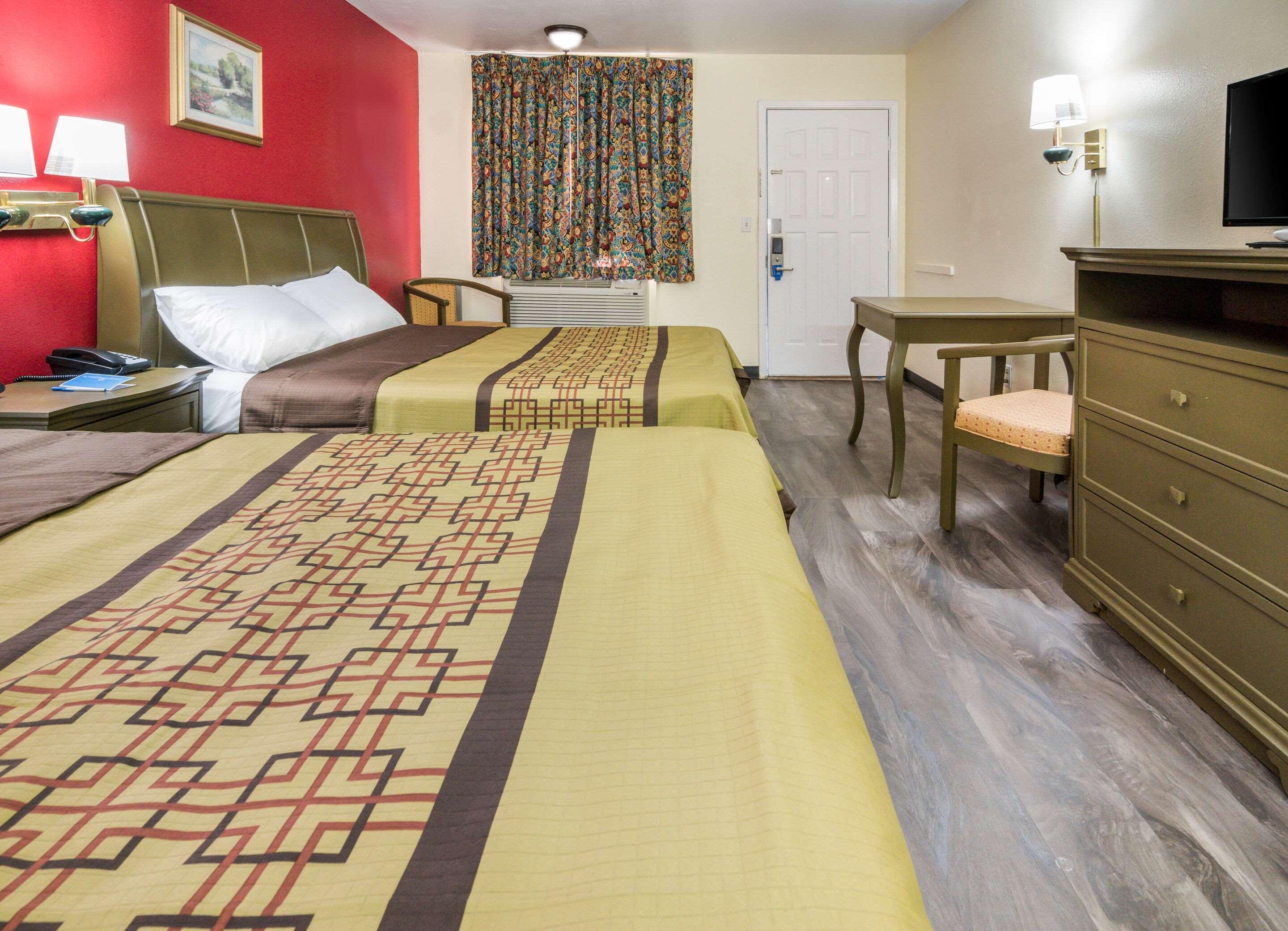 Rodeway Inn — photo 5