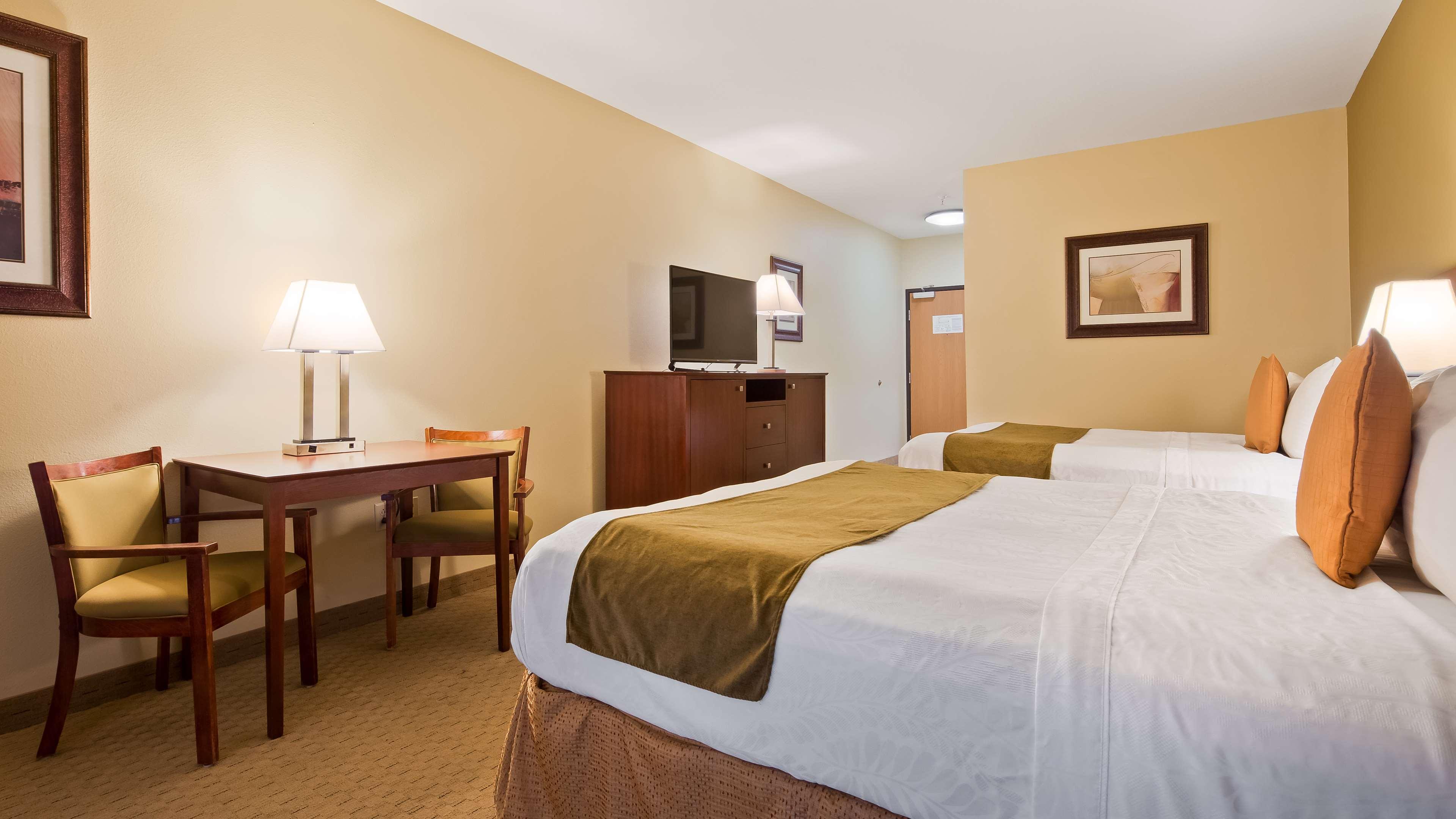 Best Western Plus Montezuma Inn & Suites — photo 5