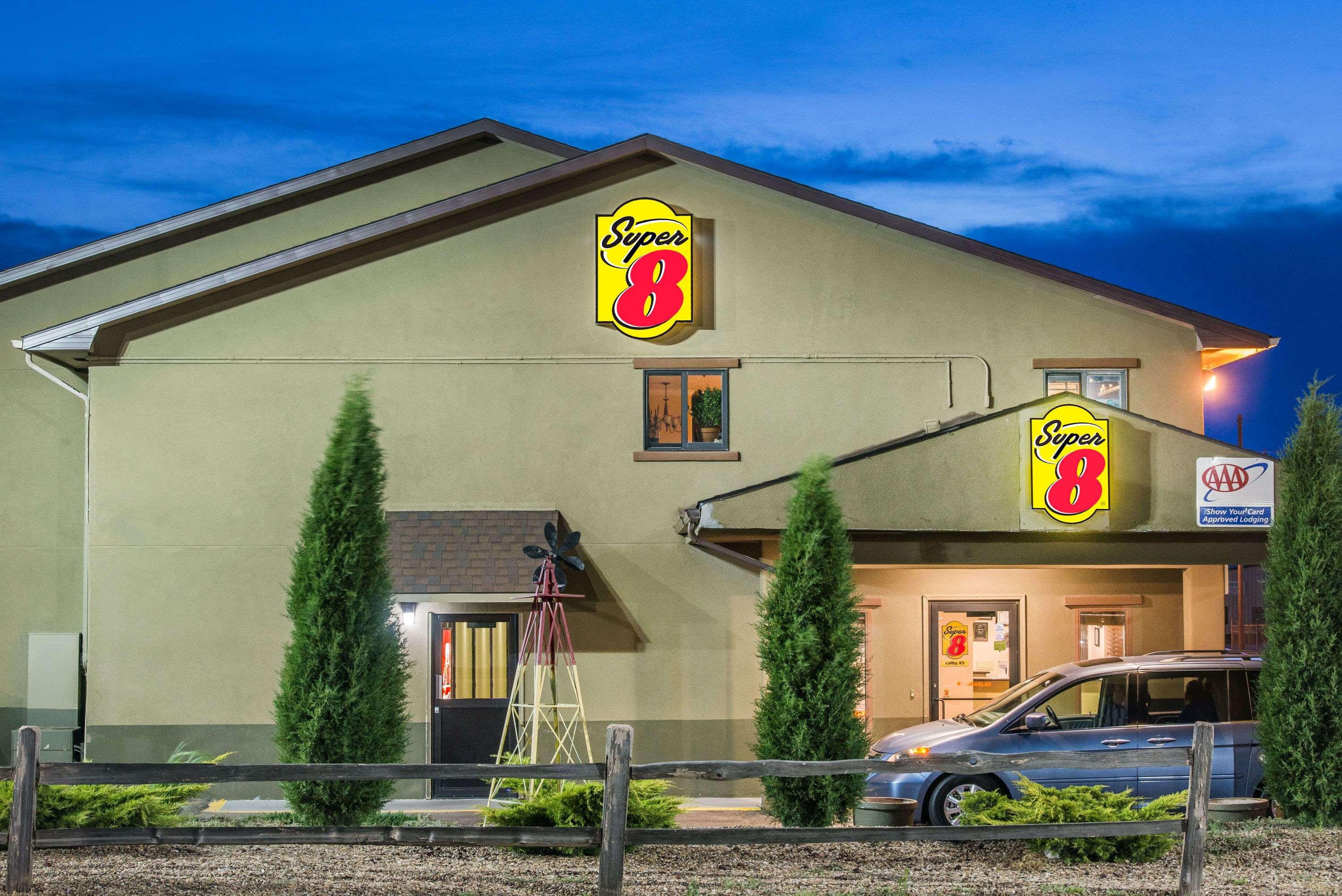 Super 8 by Wyndham Colby — photo 4