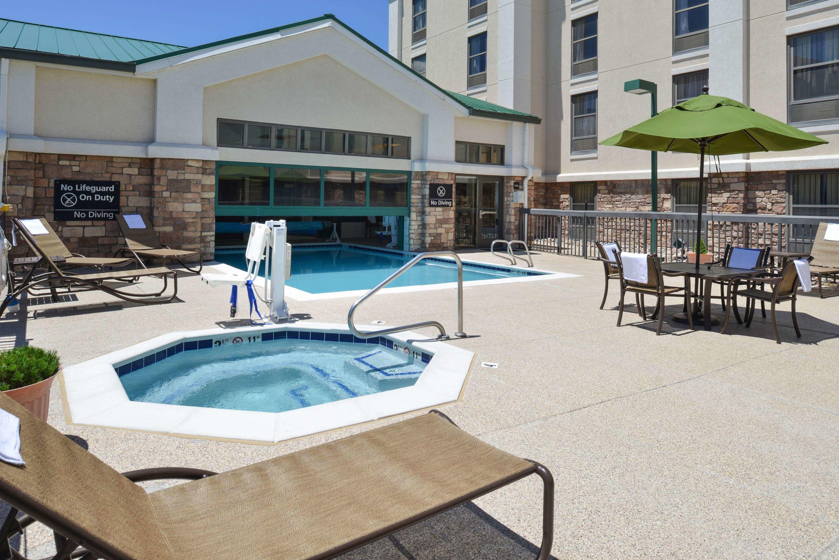 Hampton Inn & Suites Pueblo Southgate — photo 3