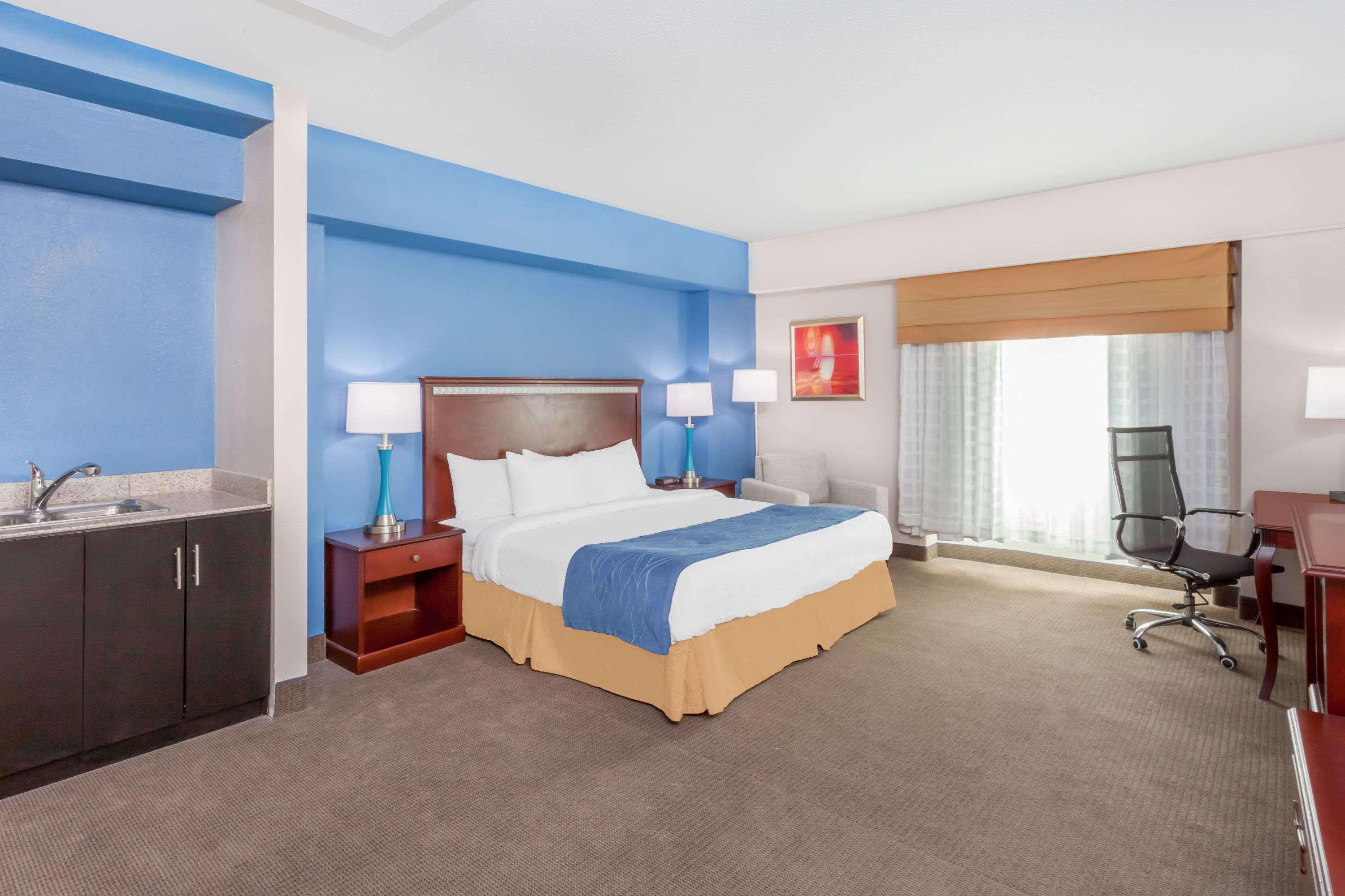 Baymont Inn & Suites Delavan — photo 4
