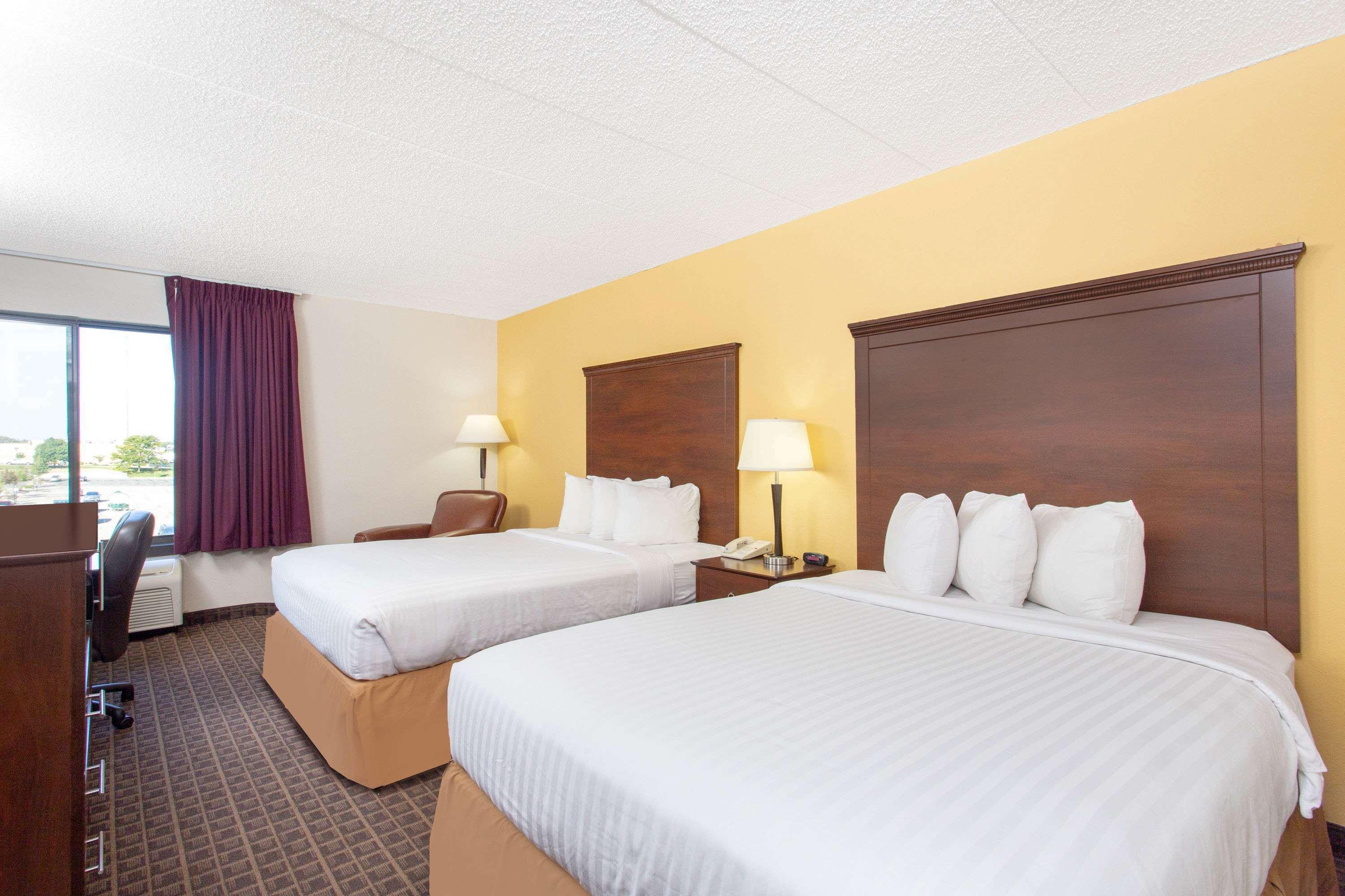 AmericInn by Wyndham, Madison West — photo 5