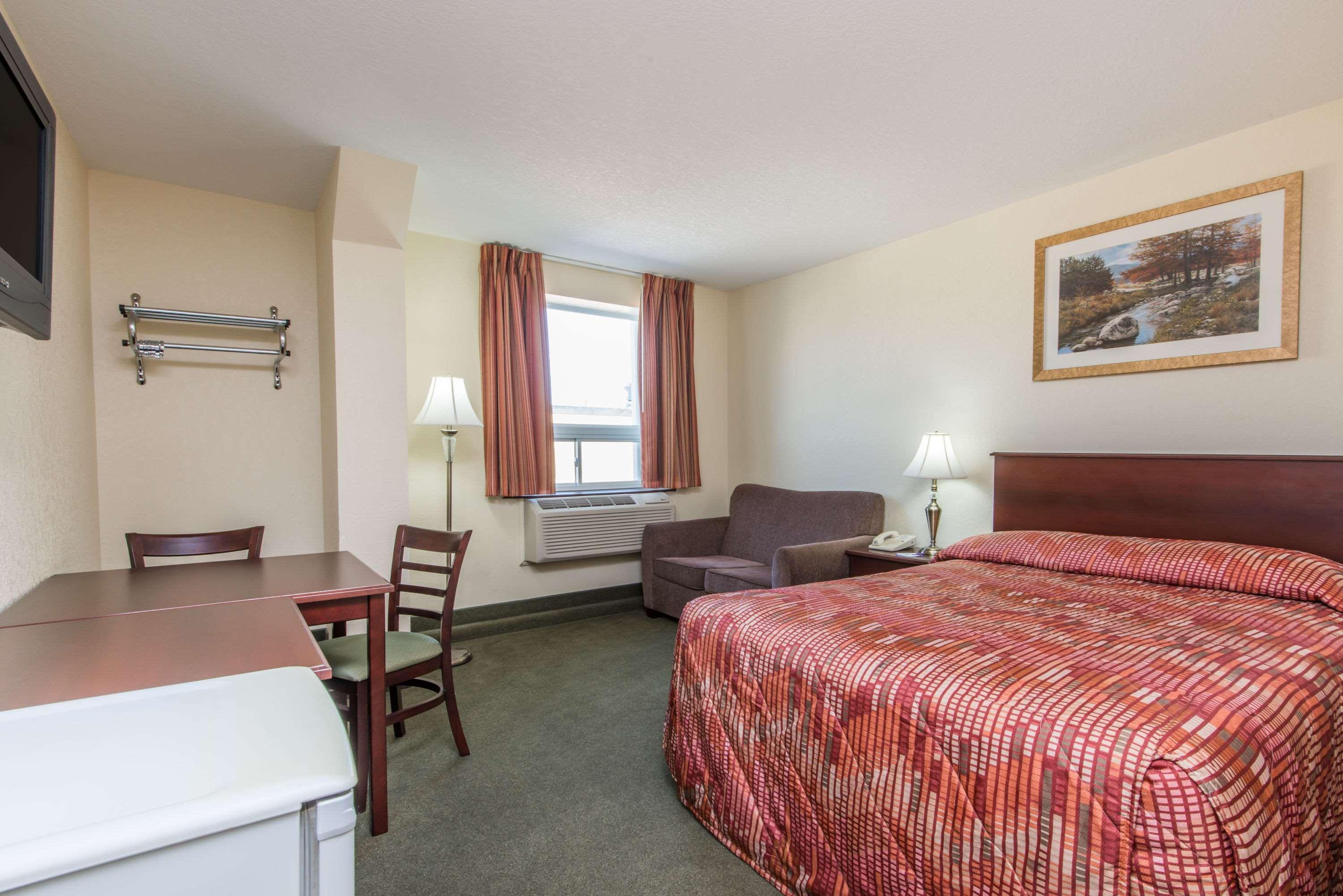 Knights Inn Orillia — photo 5