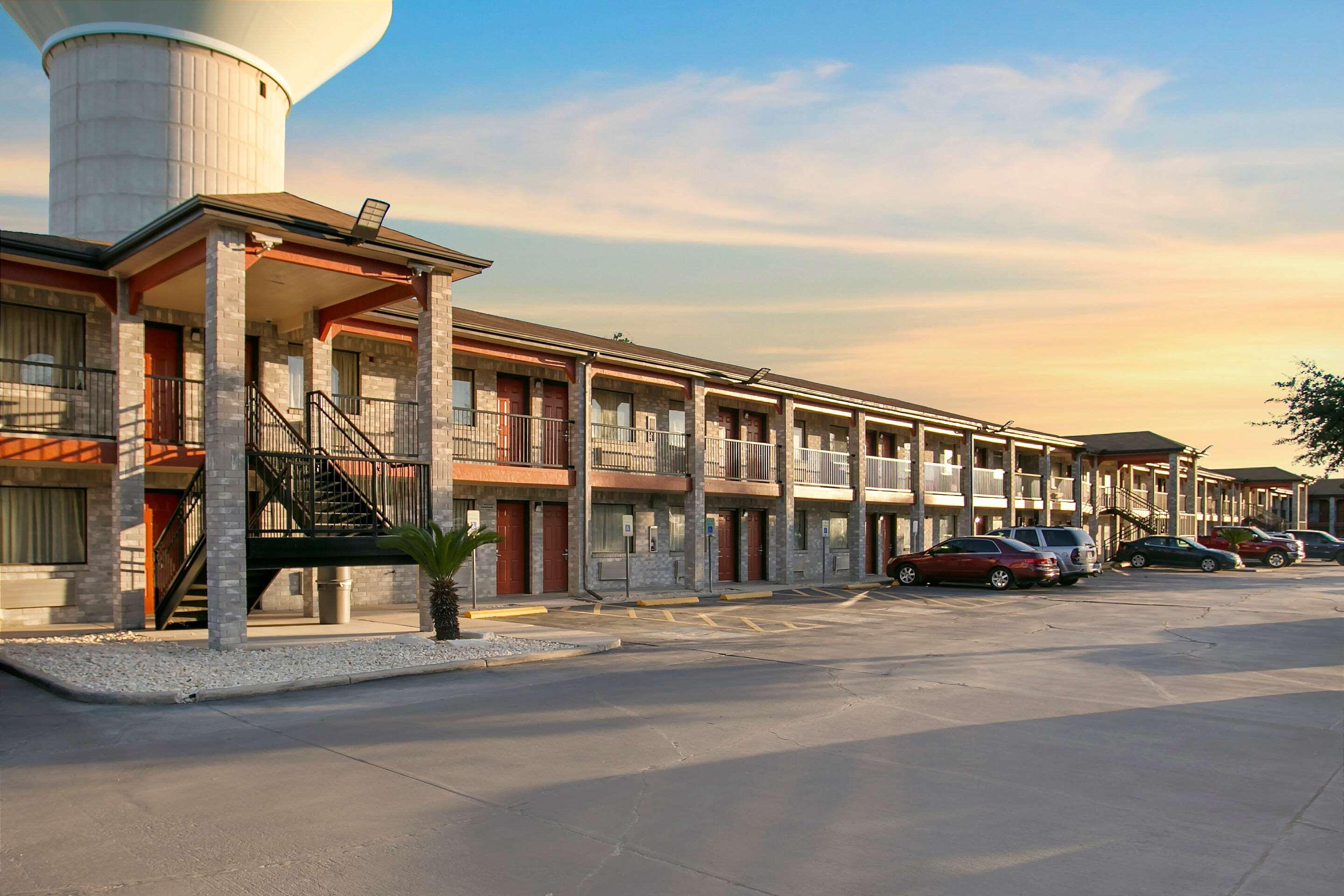 Econo Lodge Near SeaWorld — photo 3
