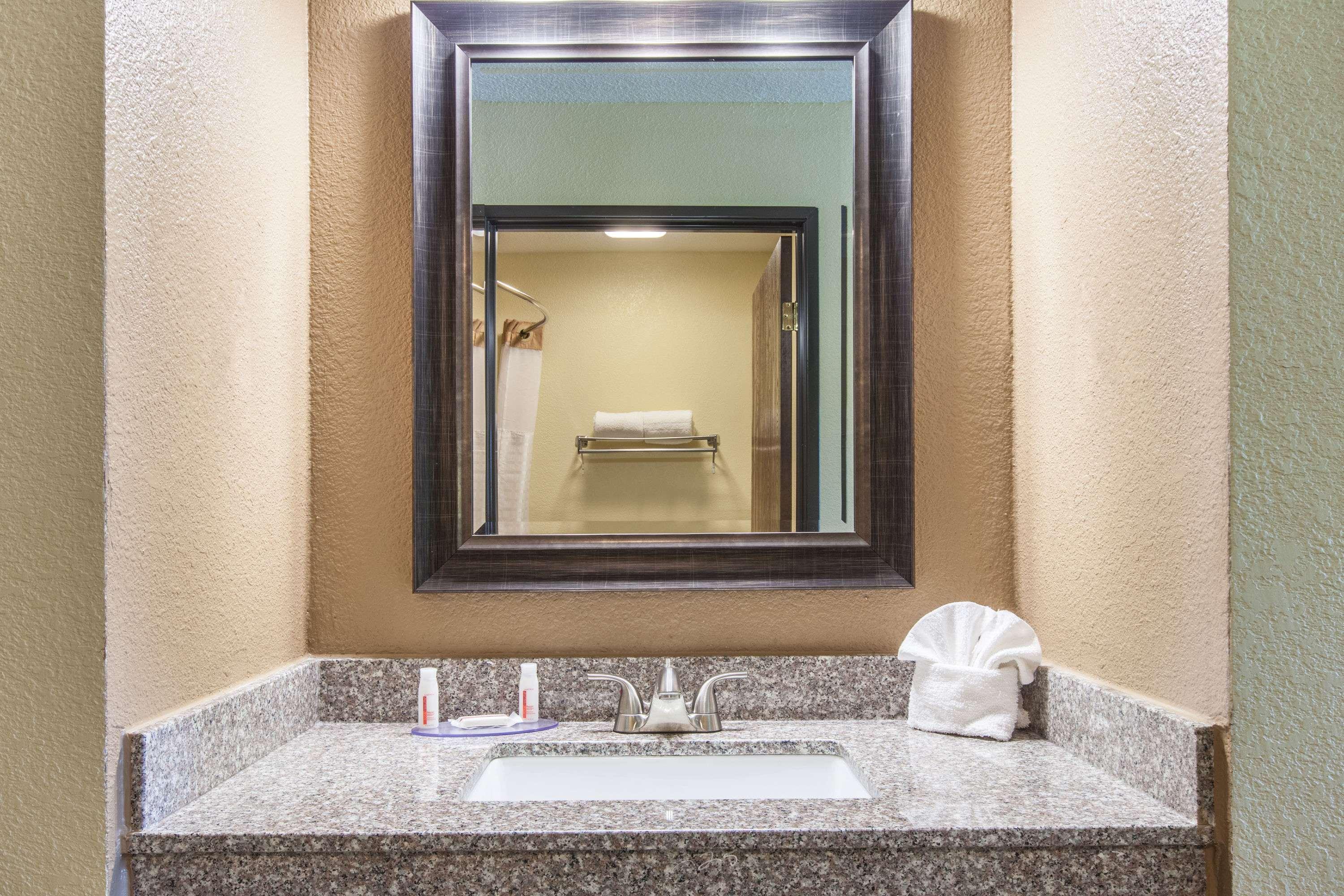 Days Inn Arlington — photo 4