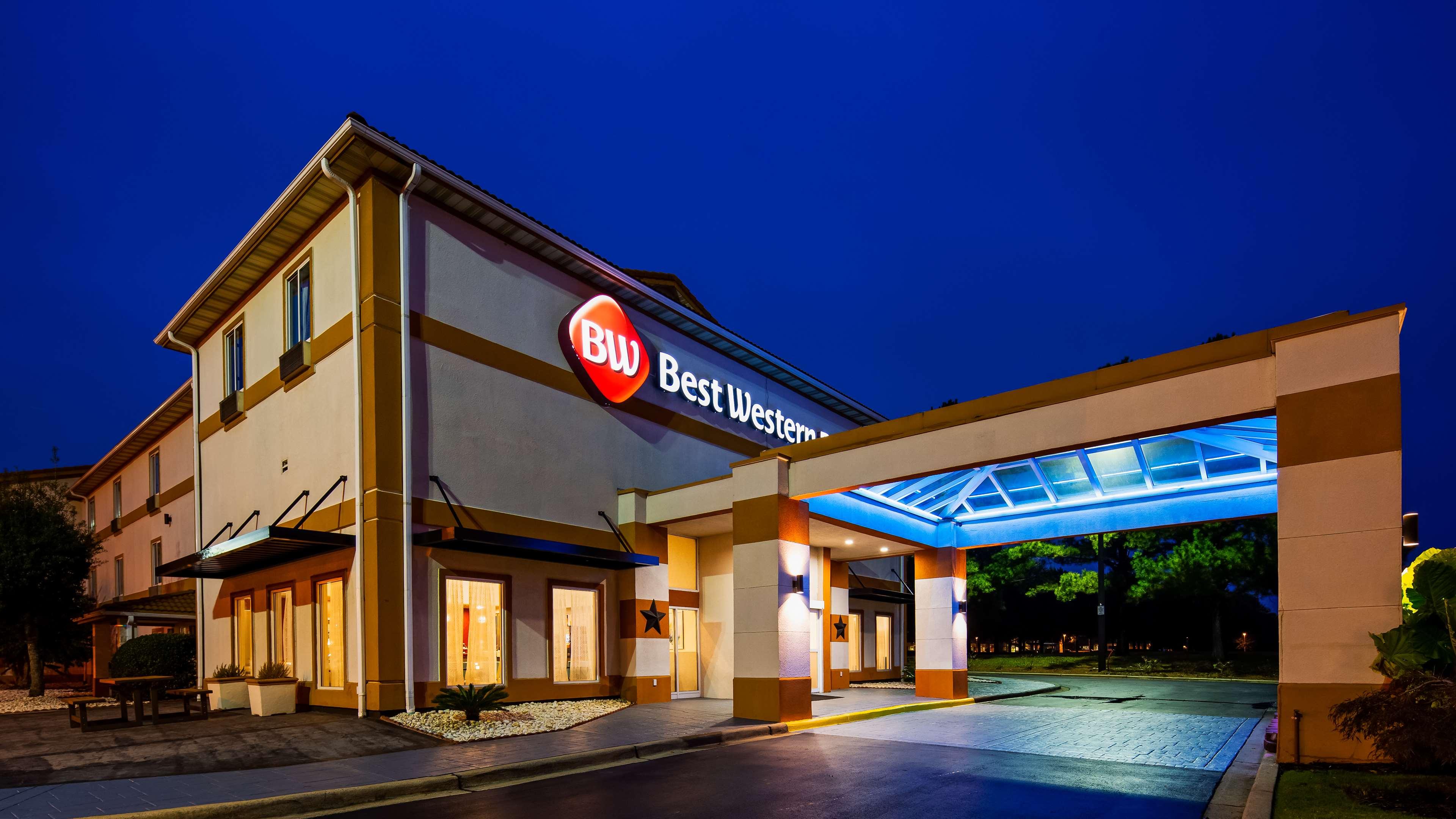 Best Western Plus Carlton Suites — photo 5