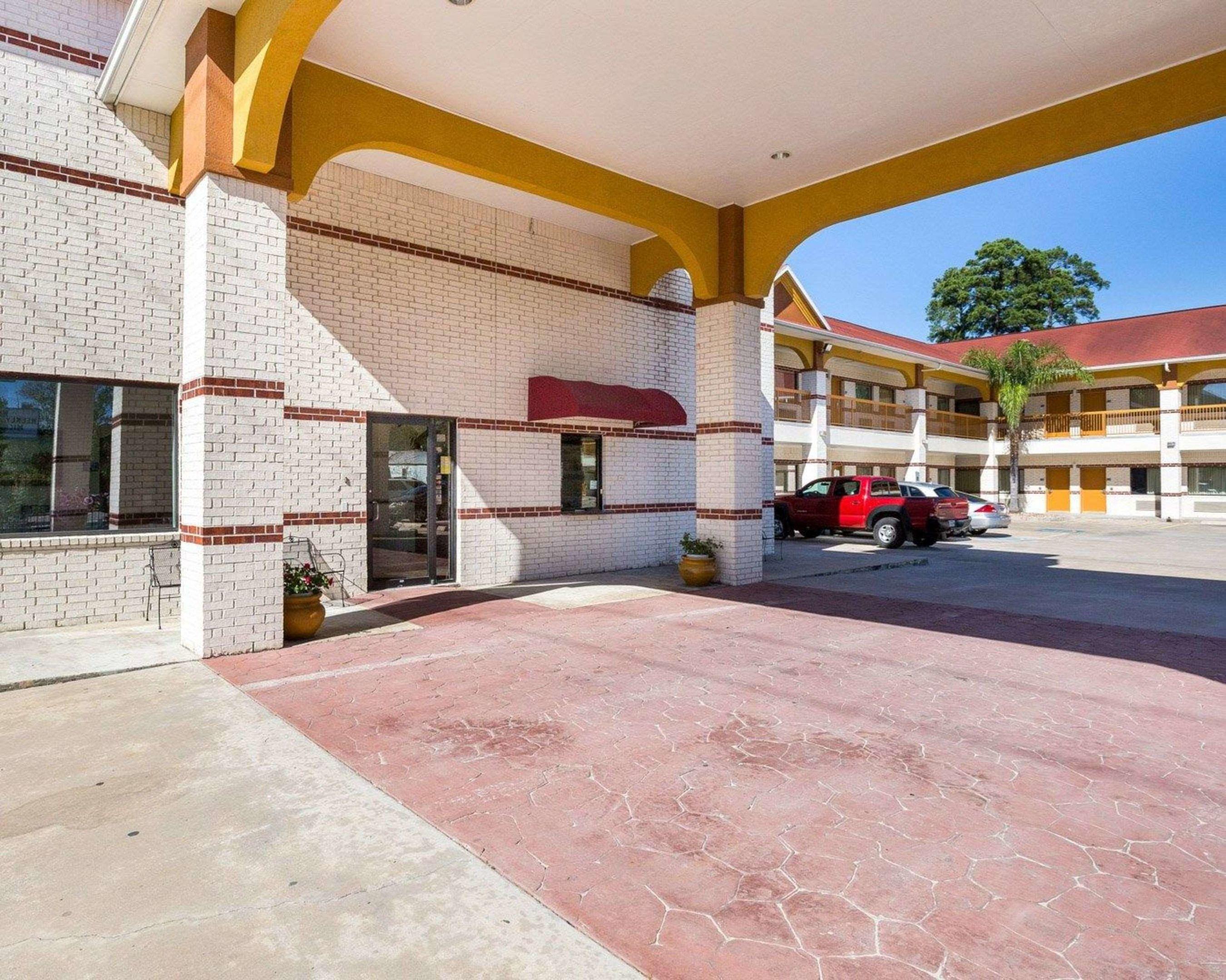Rodeway Inn & Suites — photo 5