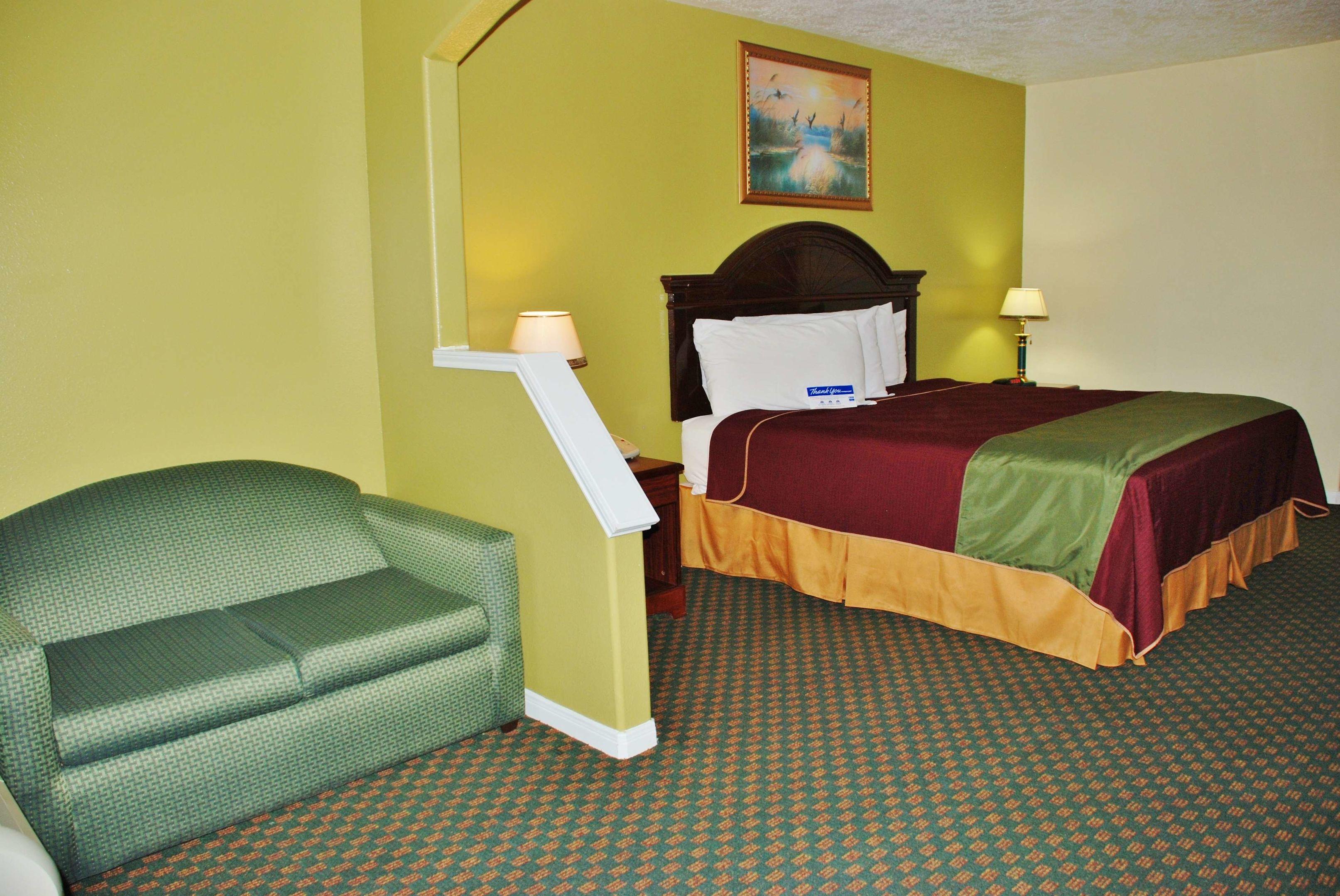 Americas Best Value Inn & Suites-Hempstead/Prairie View — photo 4