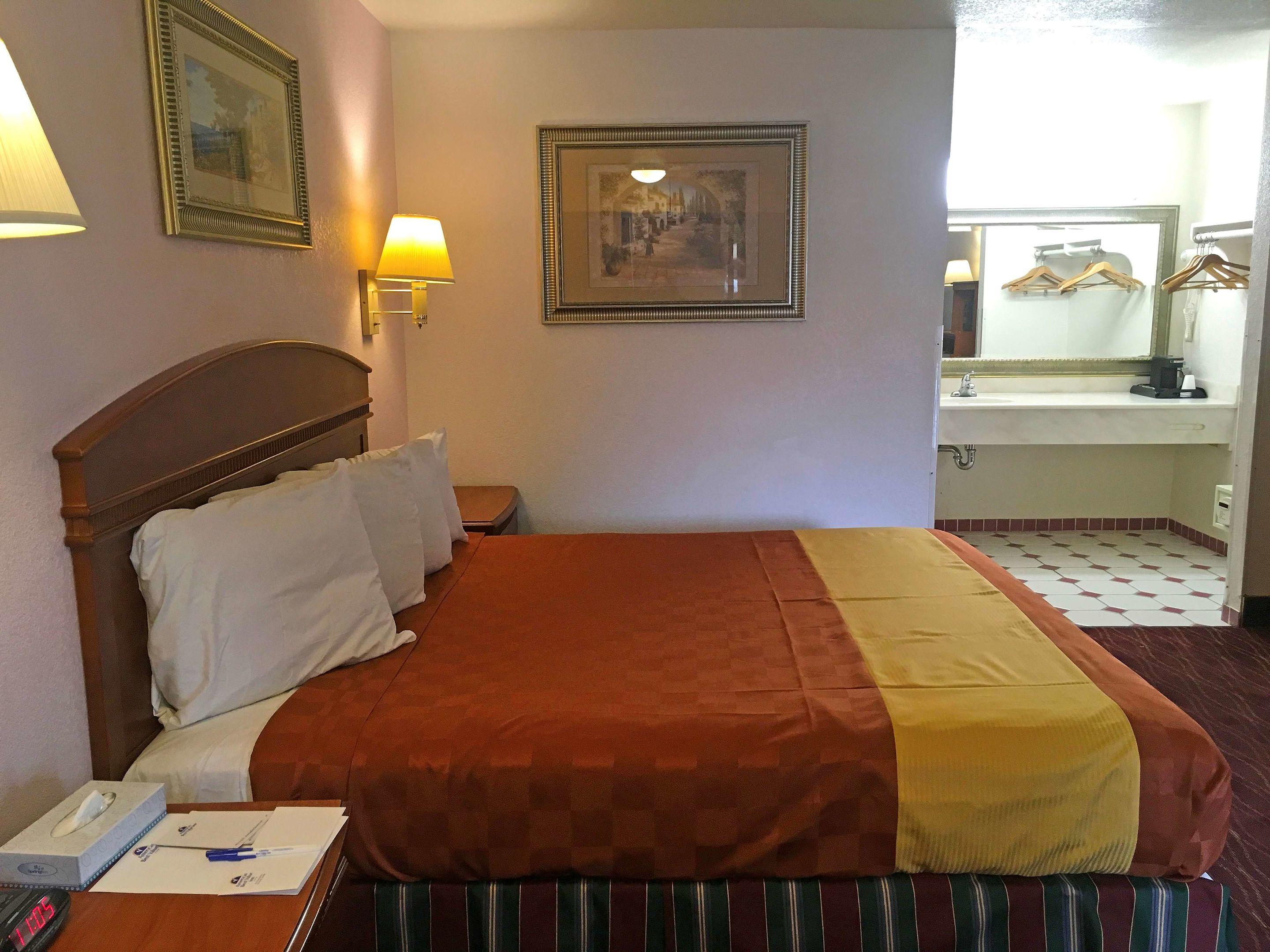 Americas Best Value Inn Pico Rivera-East Los Angeles — photo 4