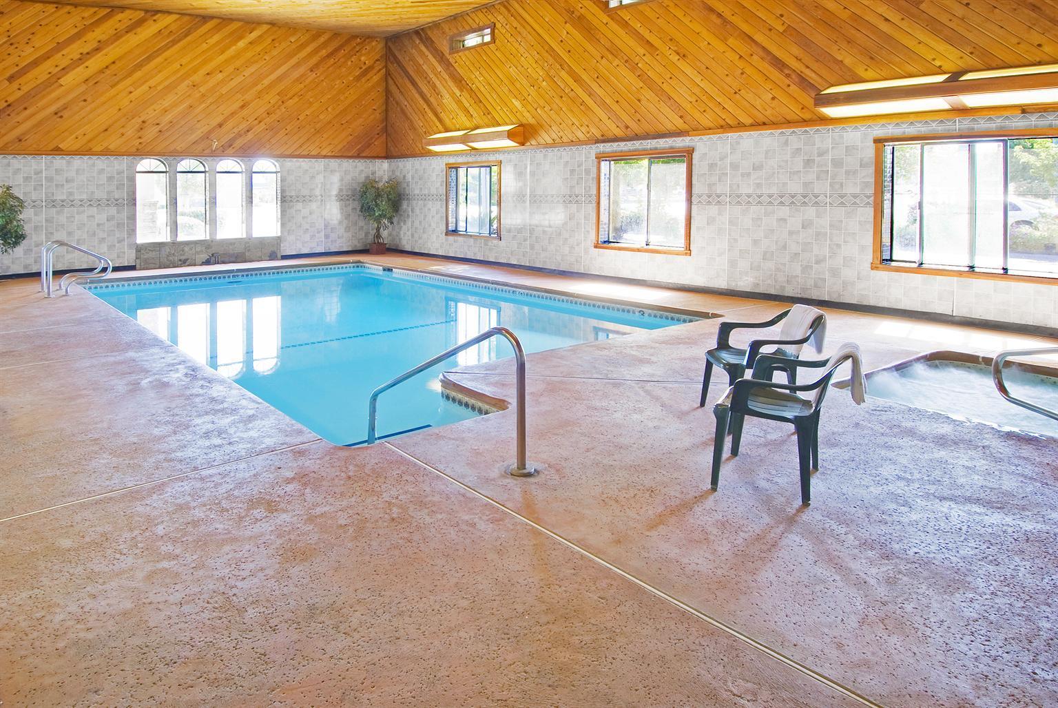 Americas Best Value Inn & Suites-East — photo 4