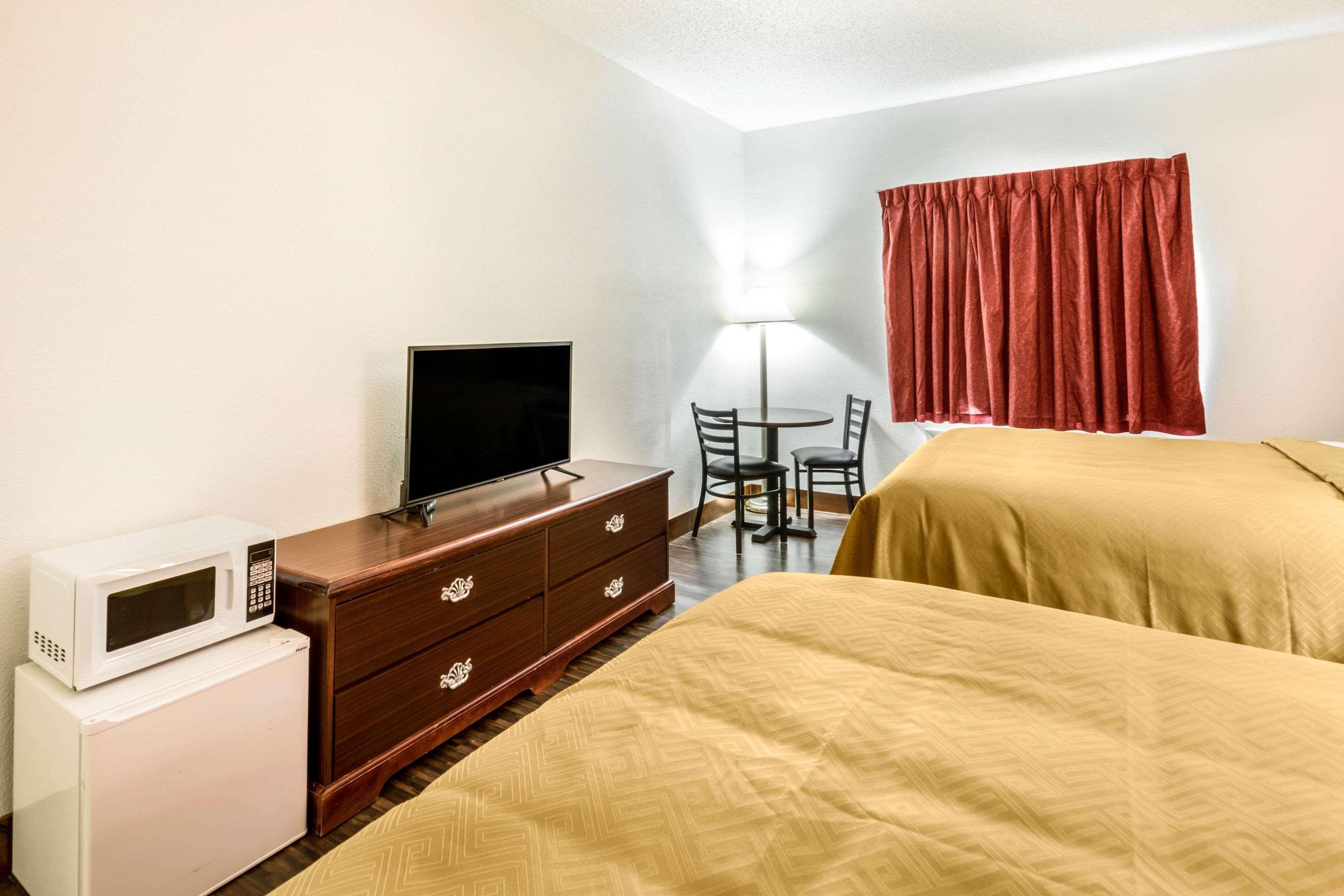 Econo Lodge — photo 4