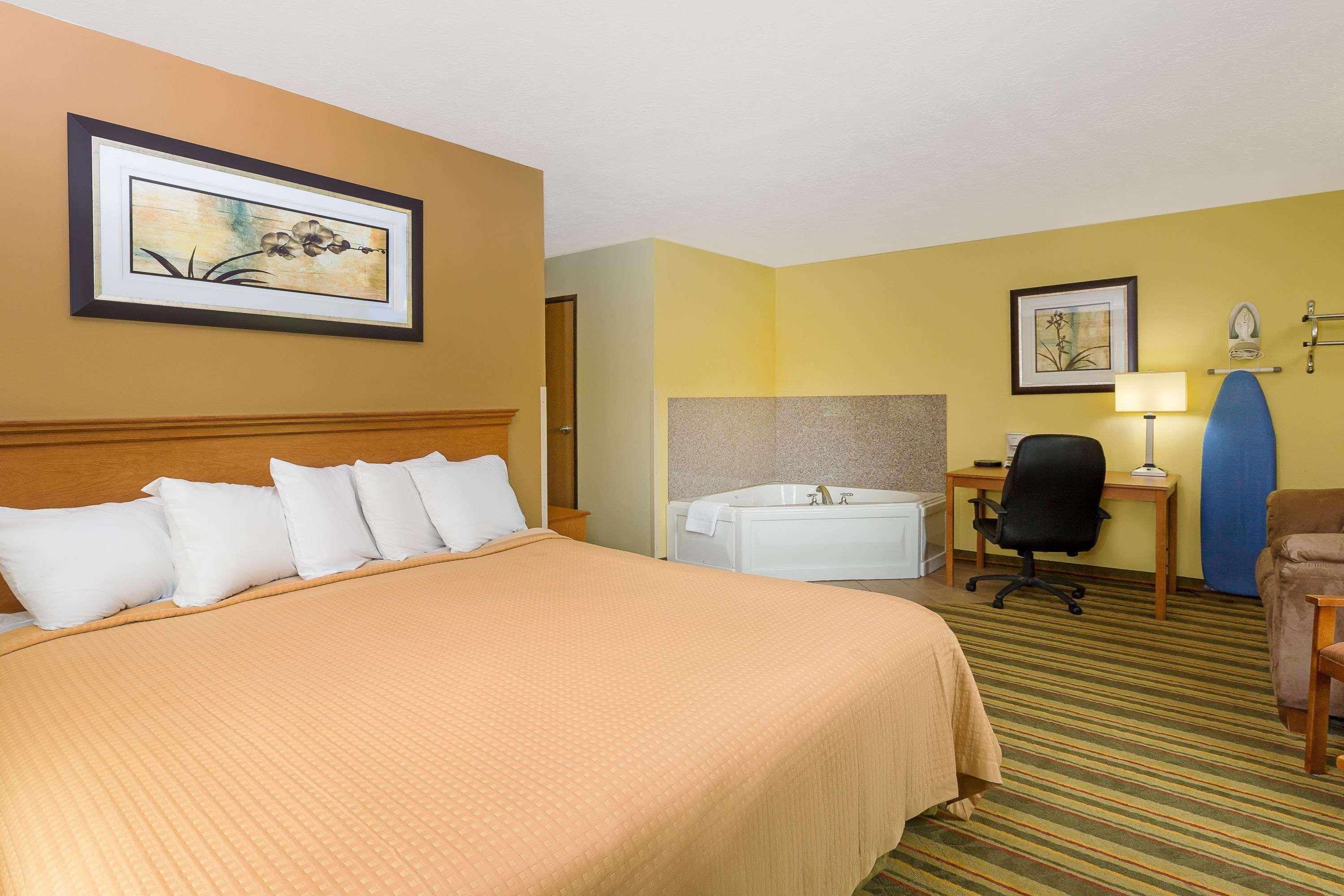 Days Inn by Wyndham Yankton SD — photo 4