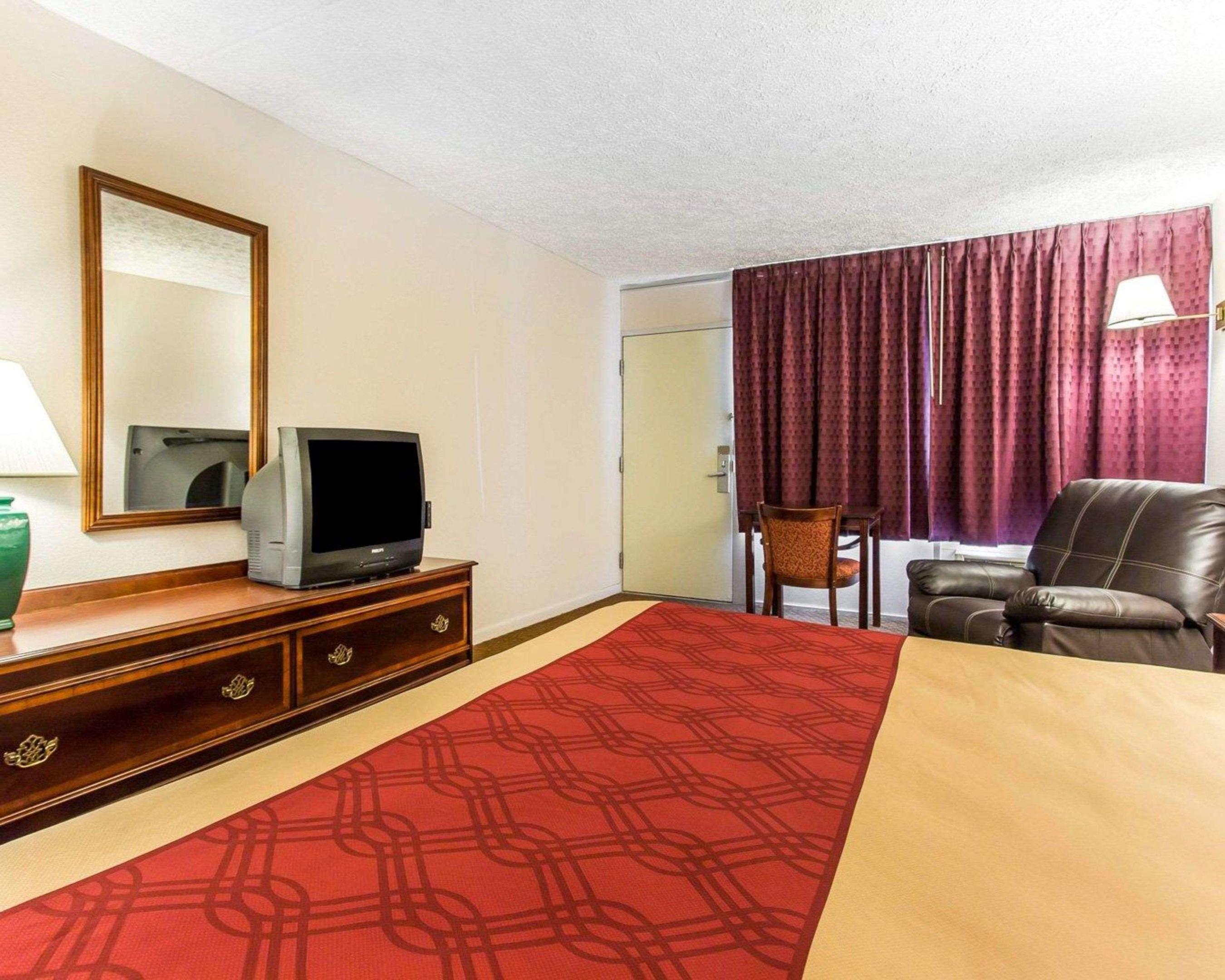 Econo Lodge — photo 5