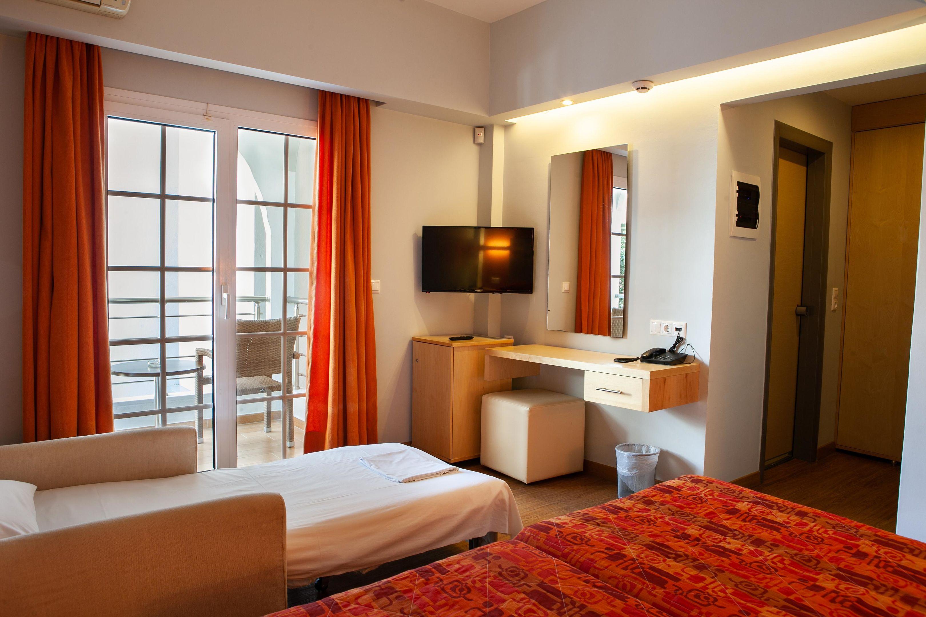 Kronos Hotel — photo 3
