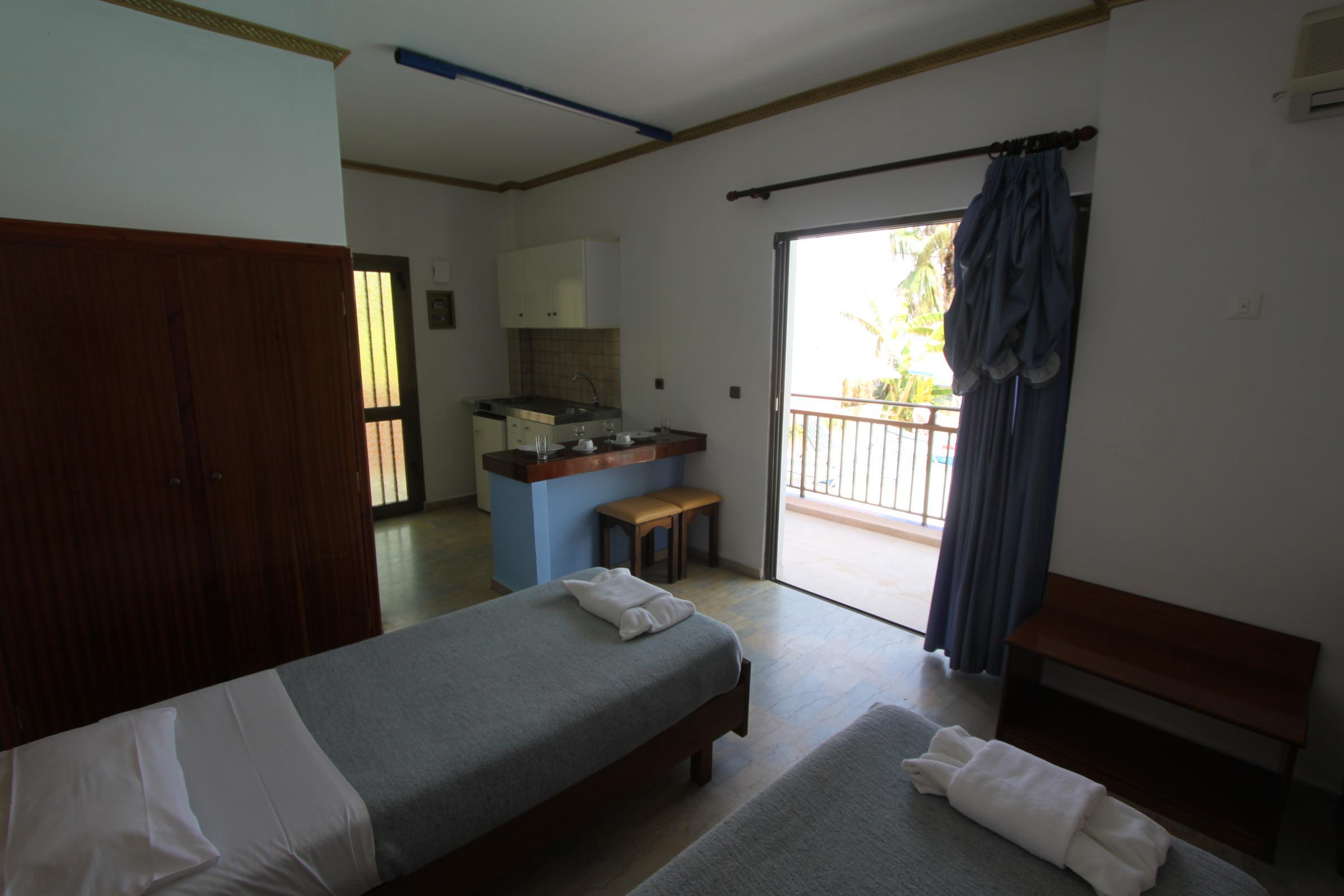 Maria's Beach Hotel & Apartments — photo 5