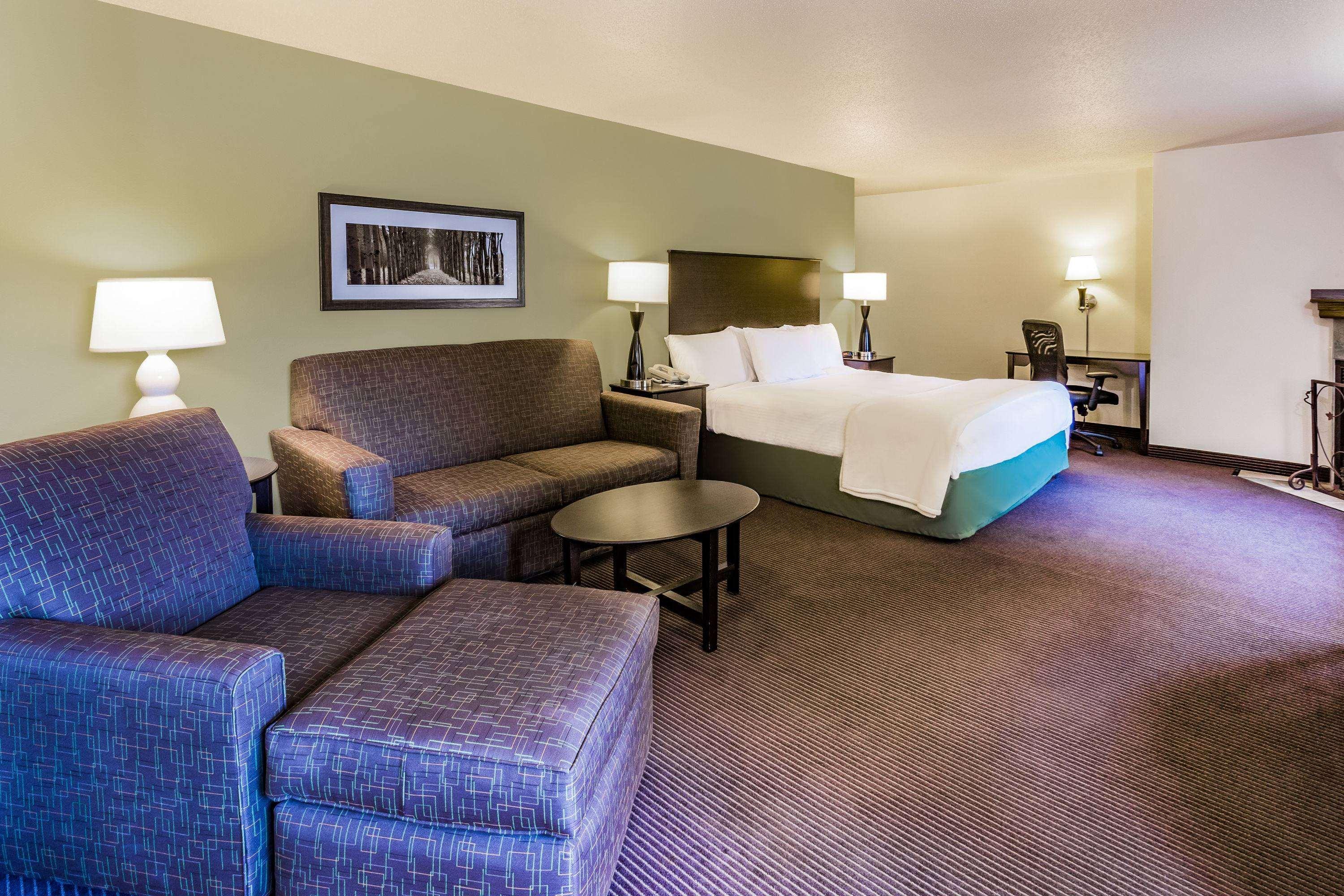 AmericInn Lodge & Suites Hampton — photo 4