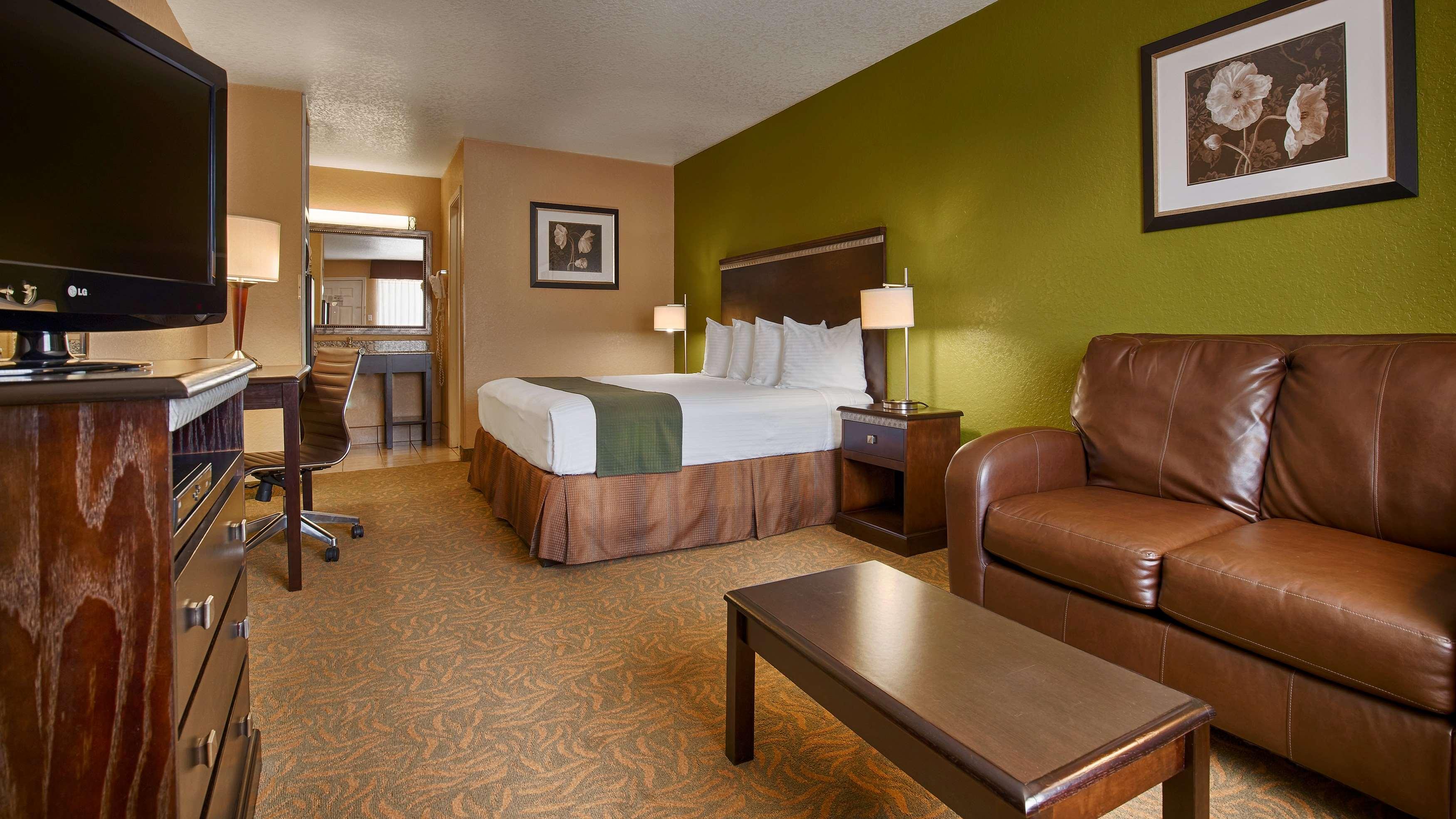 SureStay Hotel by Best Western Floresville — photo 5