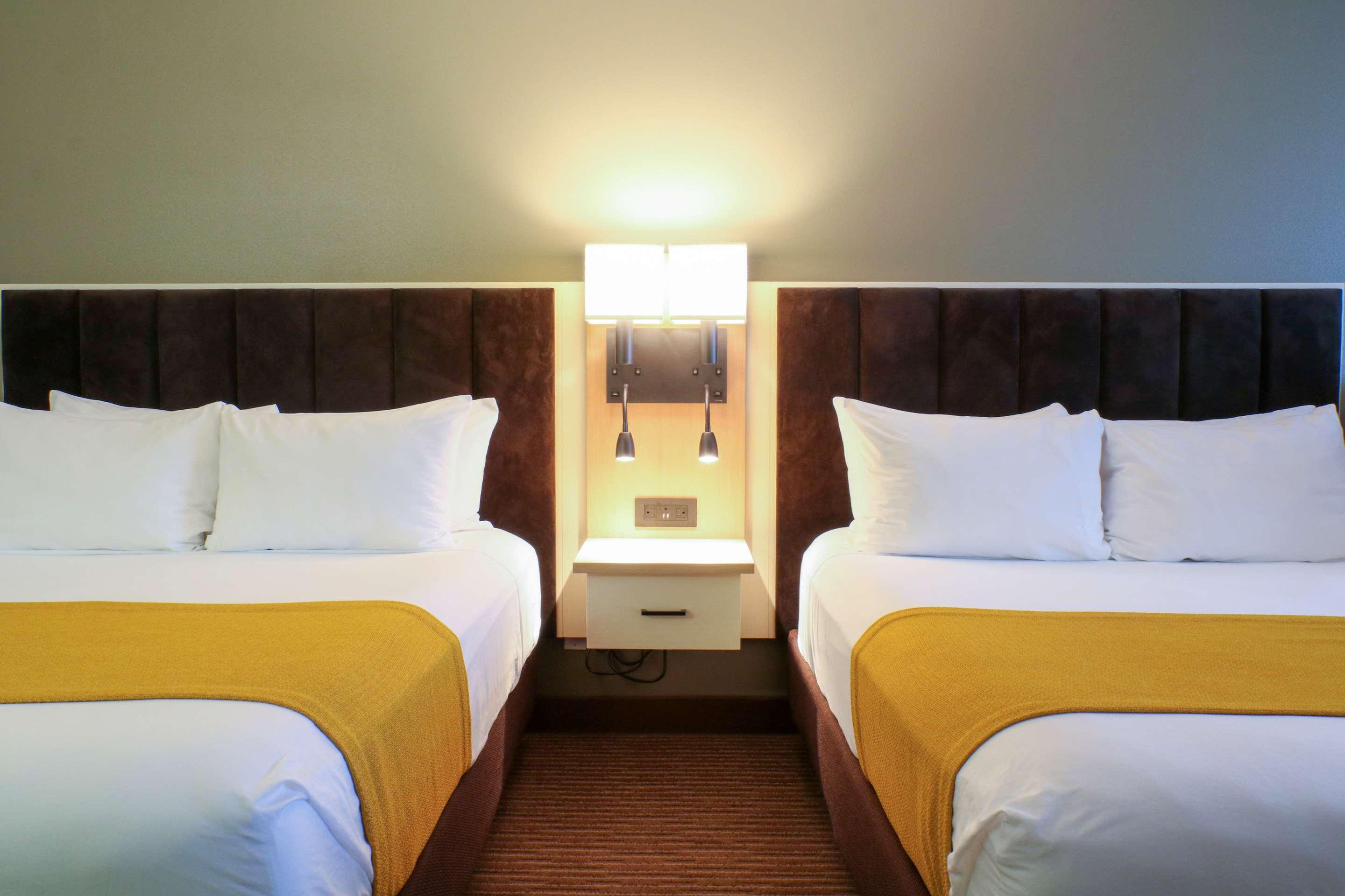 Oxford Suites Spokane Valley — photo 4