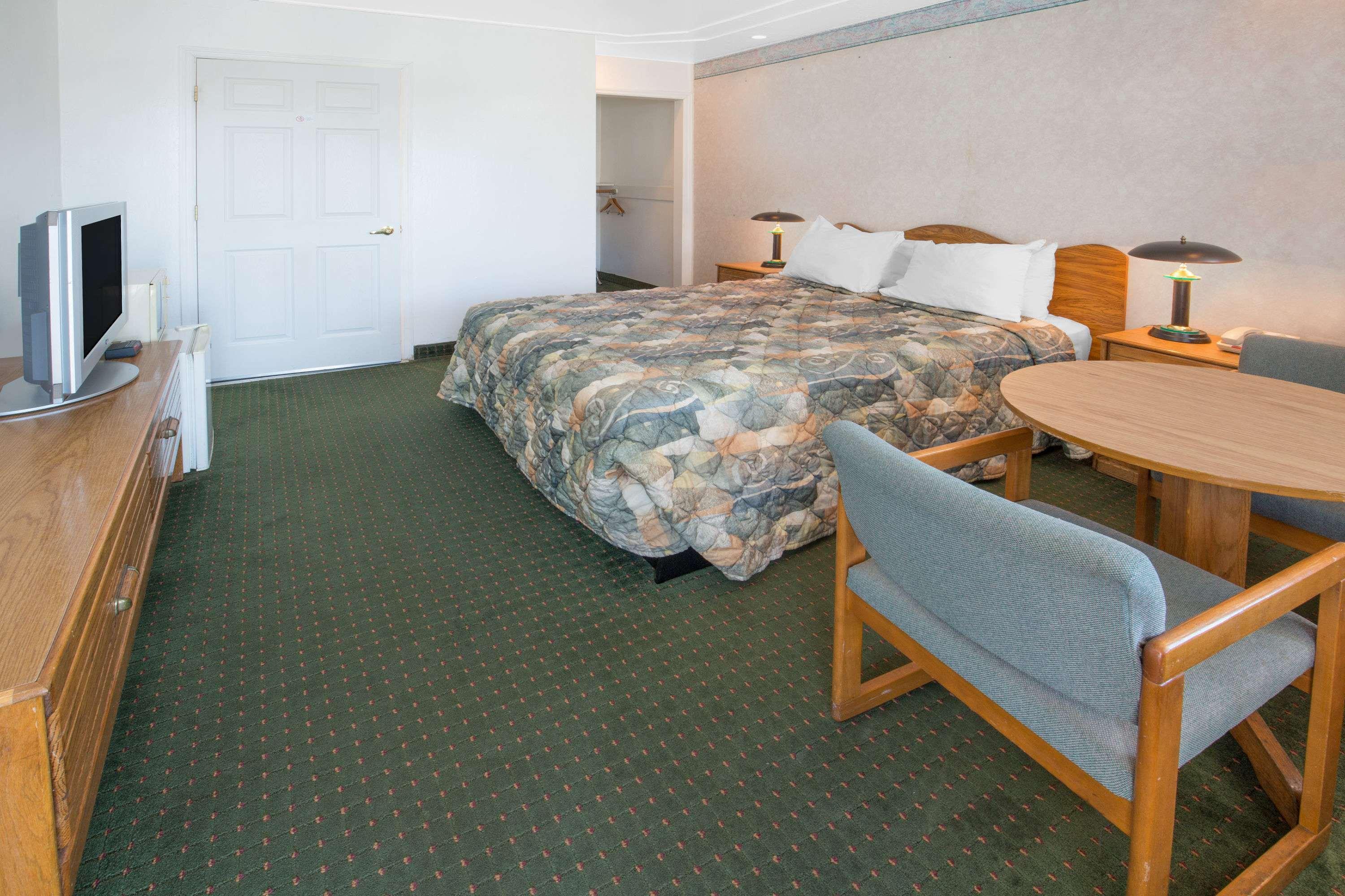 Days Inn Oroville — photo 3