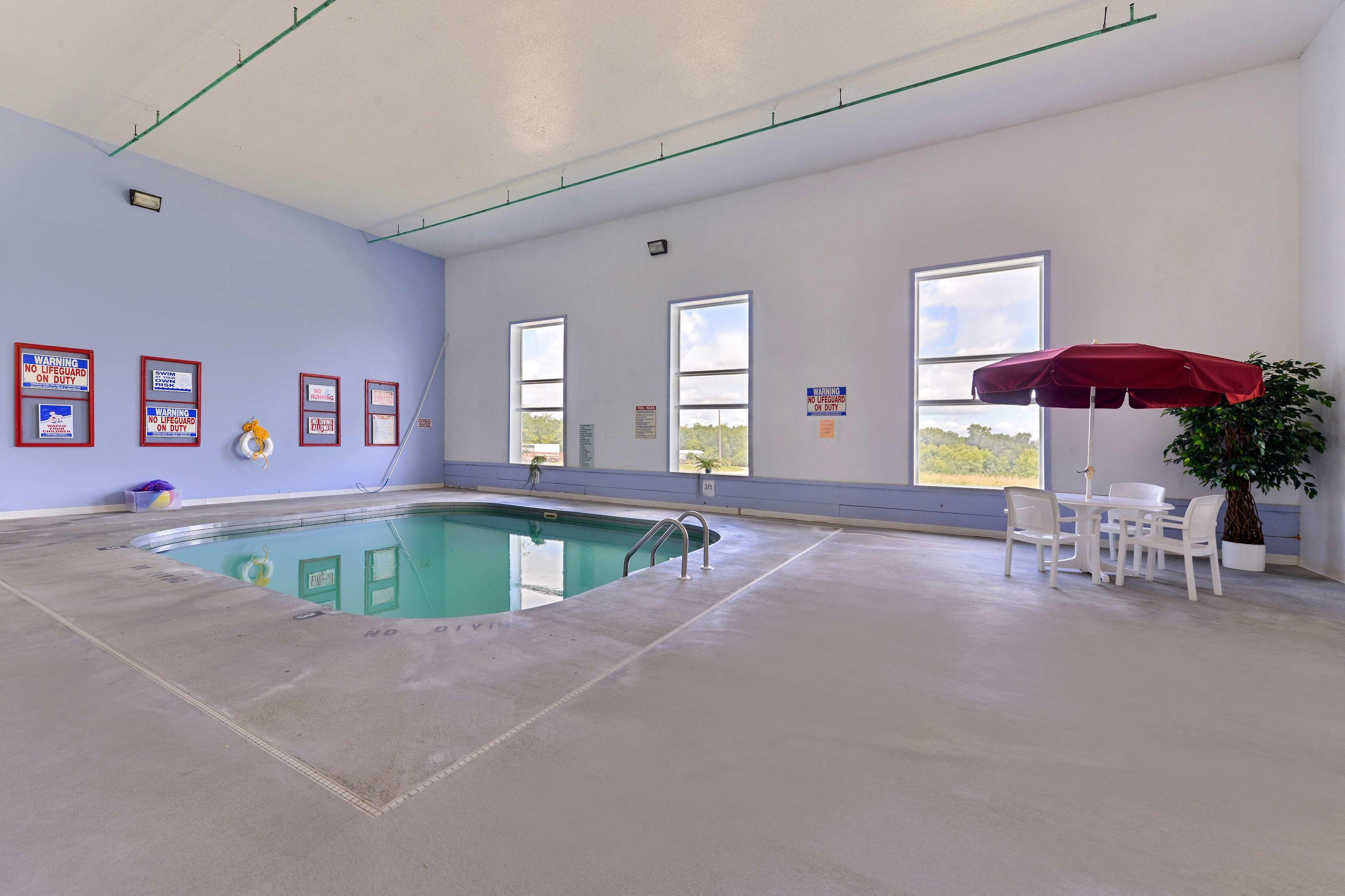 Americas Best Value Inn And Suites  Clear Lake — photo 4