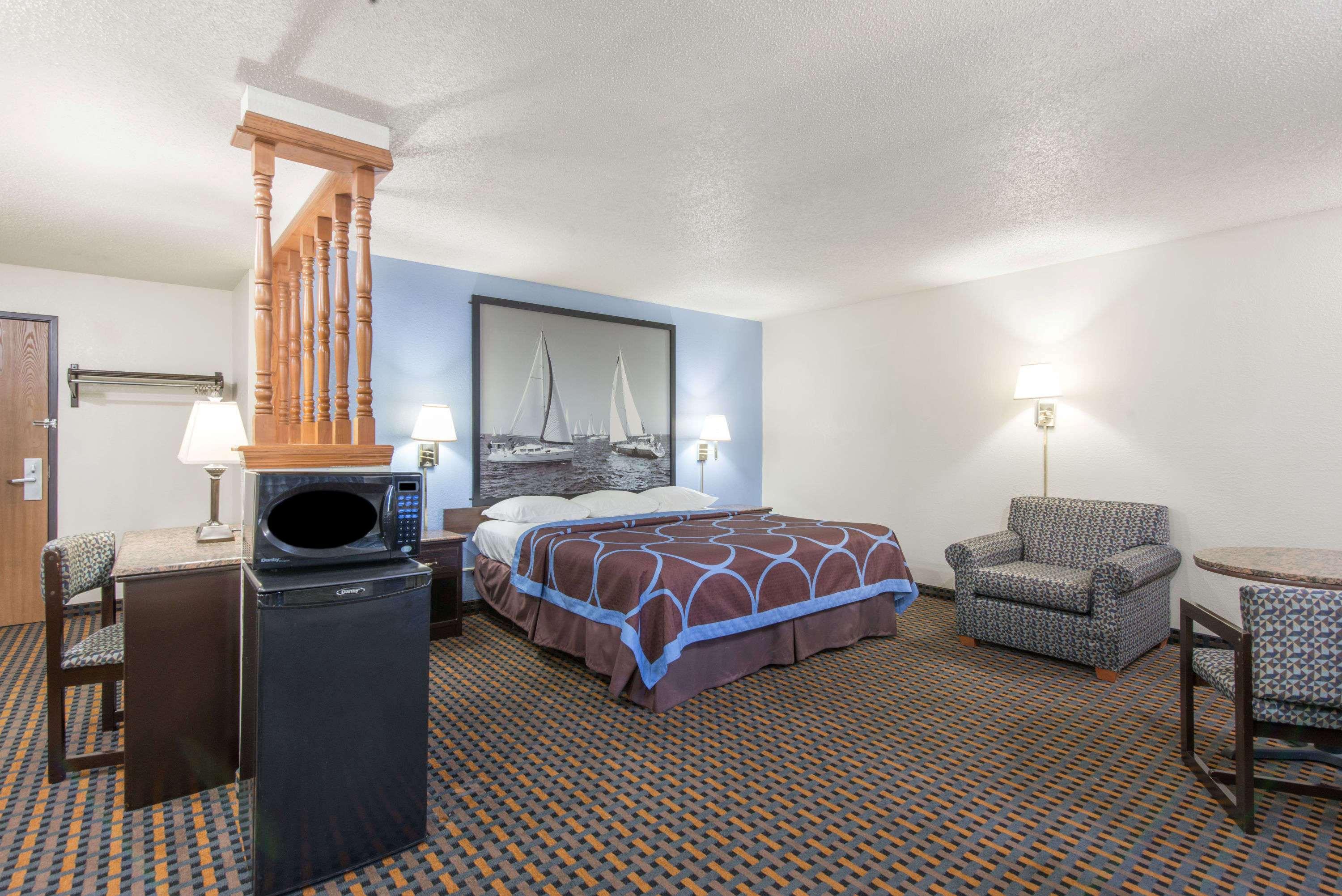 Super 8 by Wyndham New Castle — photo 5