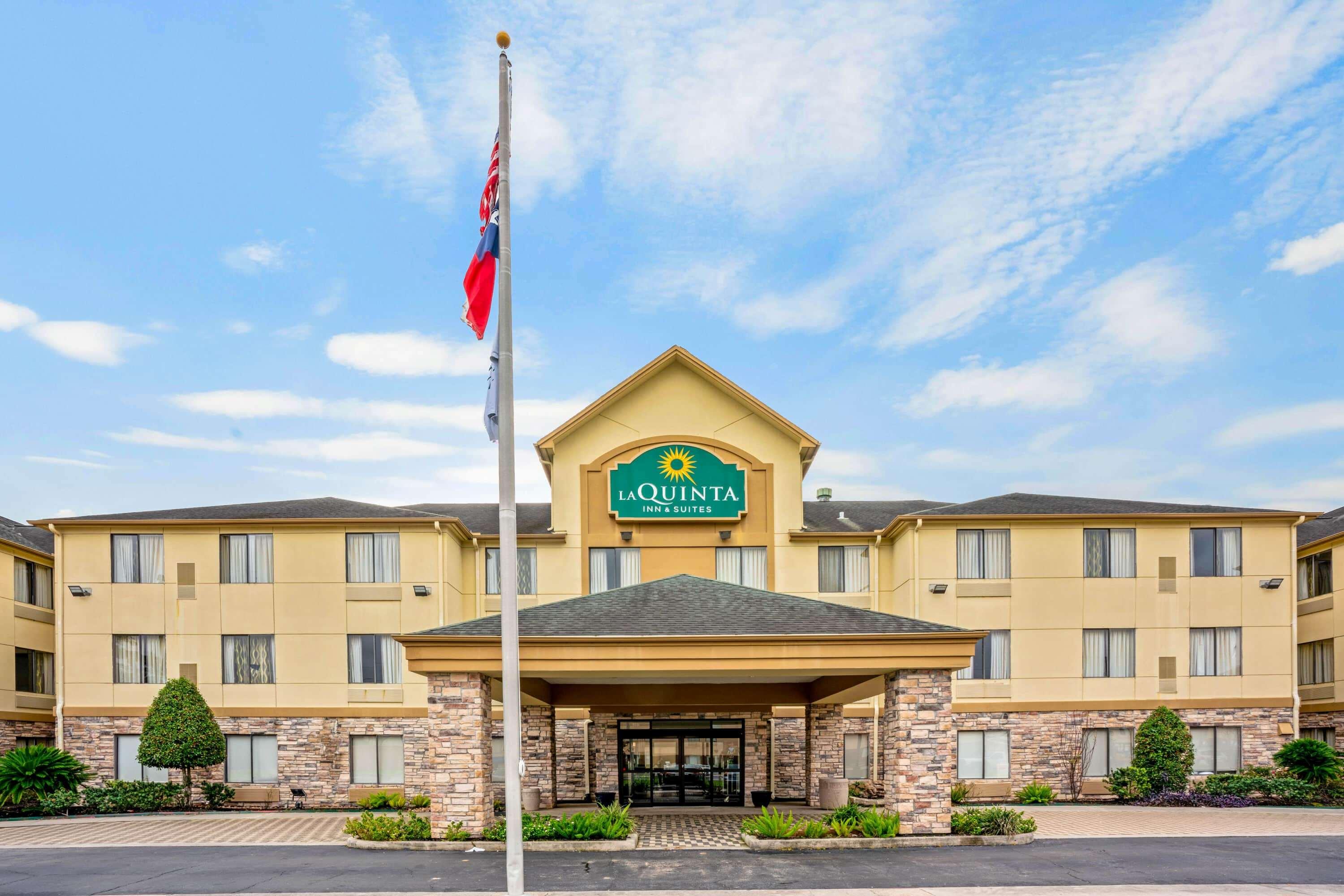 La Quinta Inn & Suites by Wyndham Houston North-Spring — photo 4