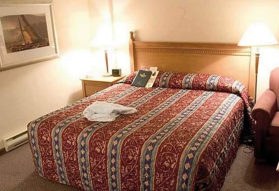 Holiday Inn Hotel & Suites Vancouver Downtown — photo 4