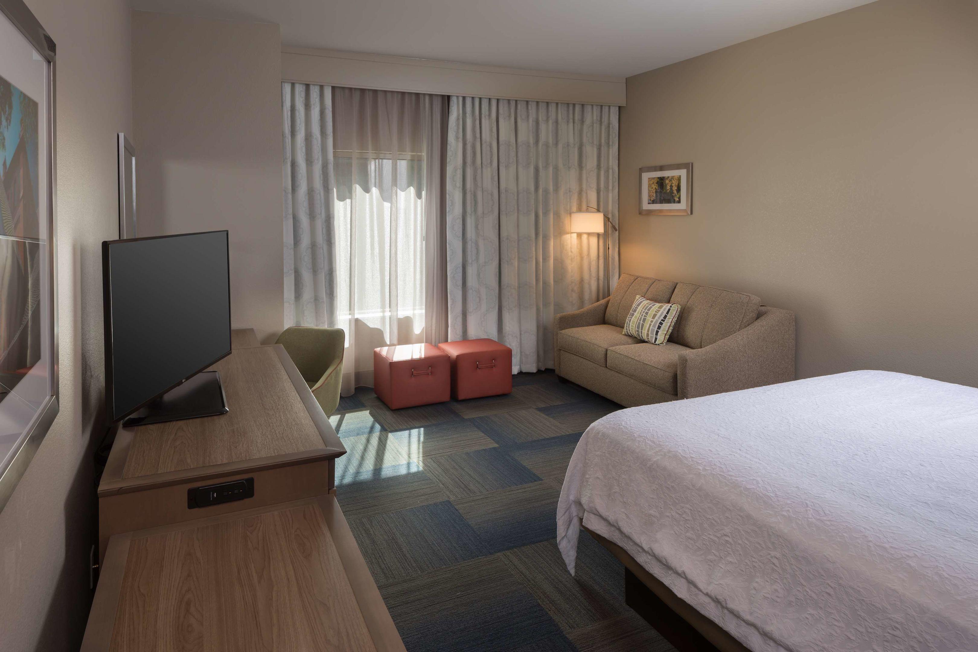 Hampton Inn & Suites Asheville Biltmore Village — photo 5