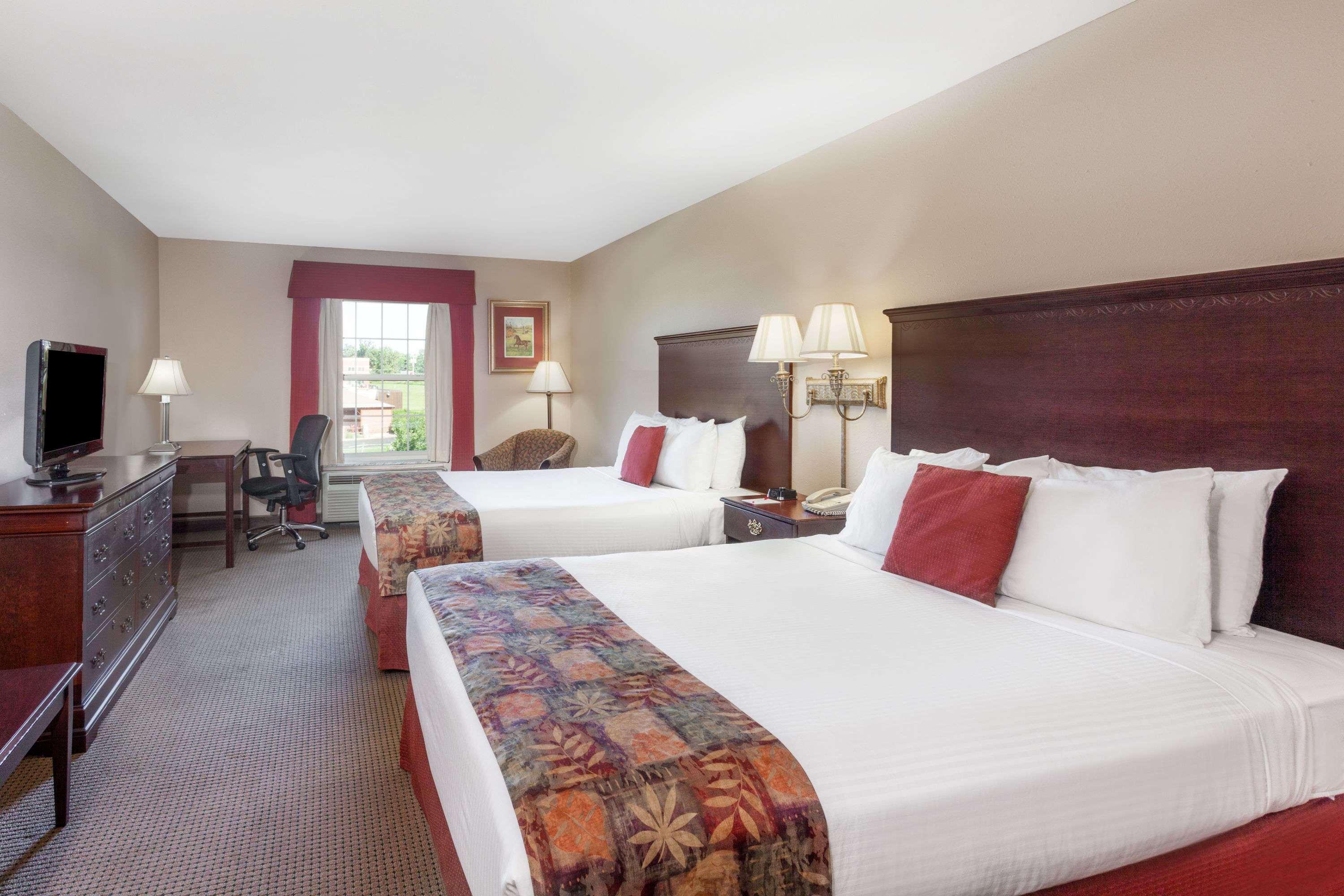 Ramada by Wyndham Shelbyville/Louisville East — photo 3