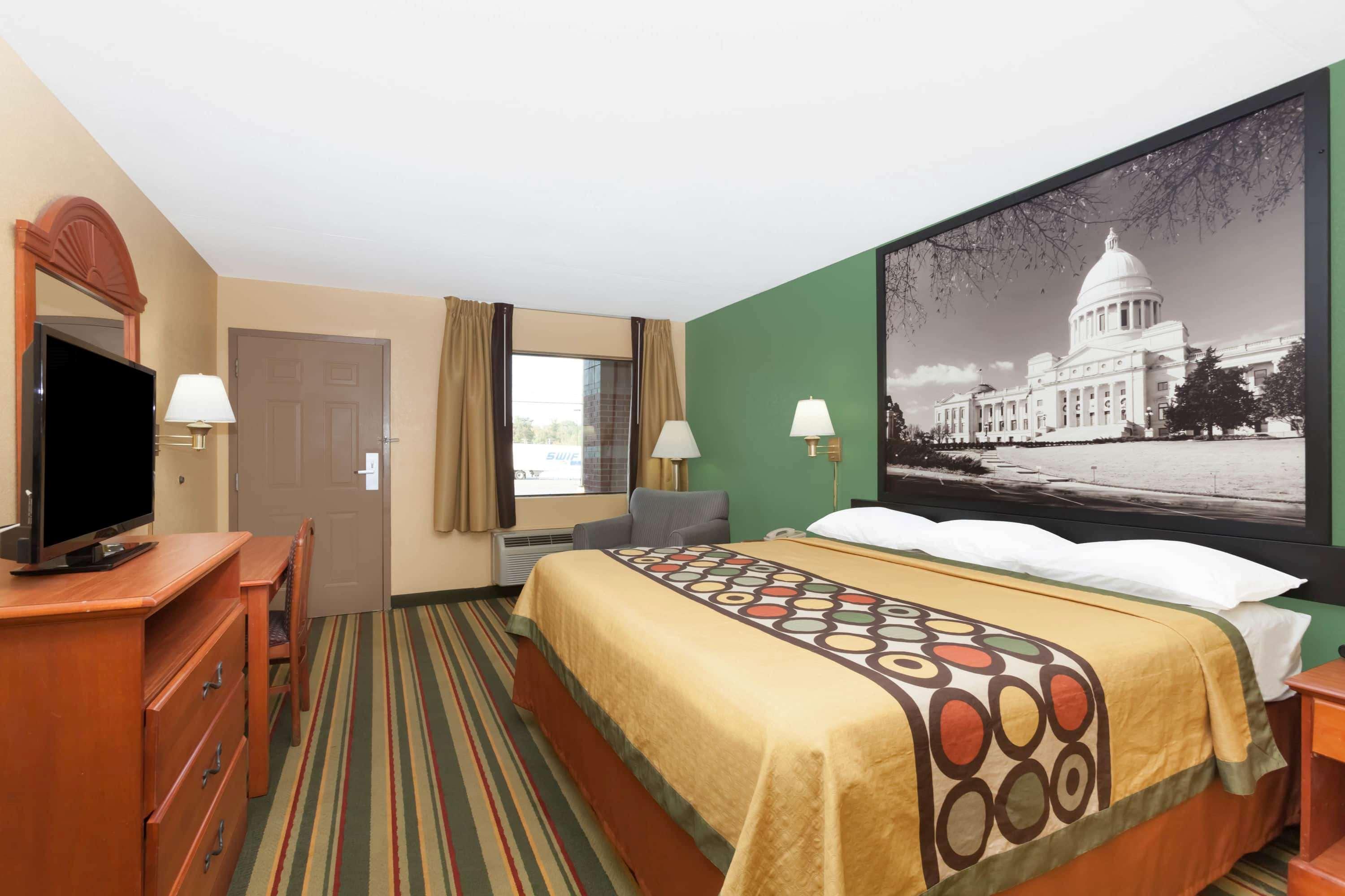 Super 8 by Wyndham Jacksonville AR — photo 4