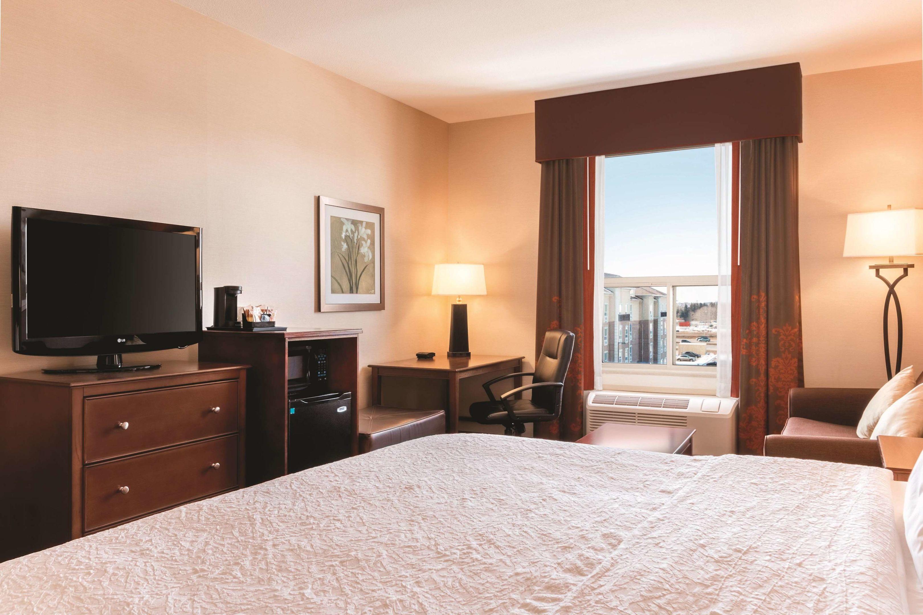 Hampton Inn By Hilton Edmonton South — photo 4