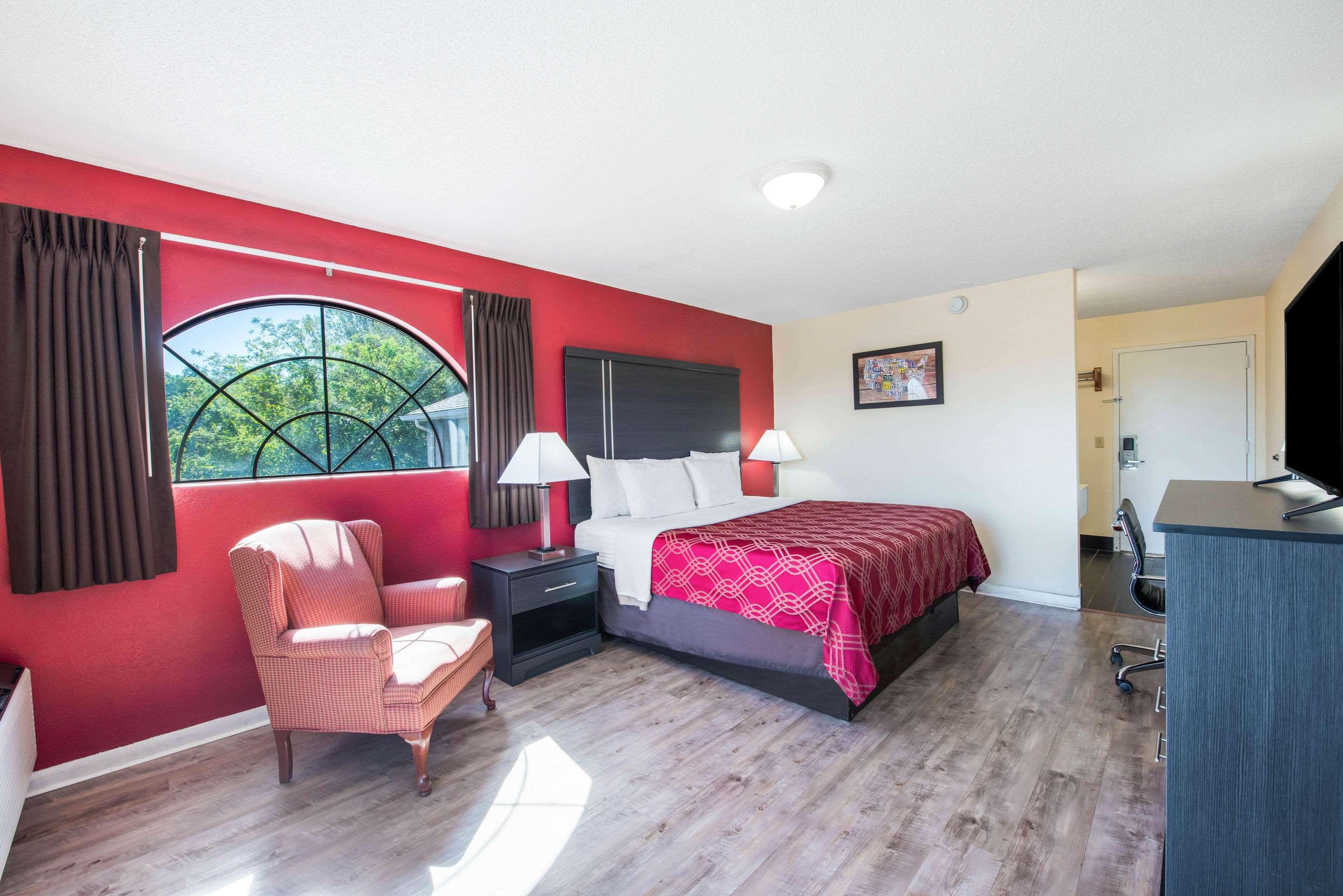 Econo Lodge Waynesville — photo 3