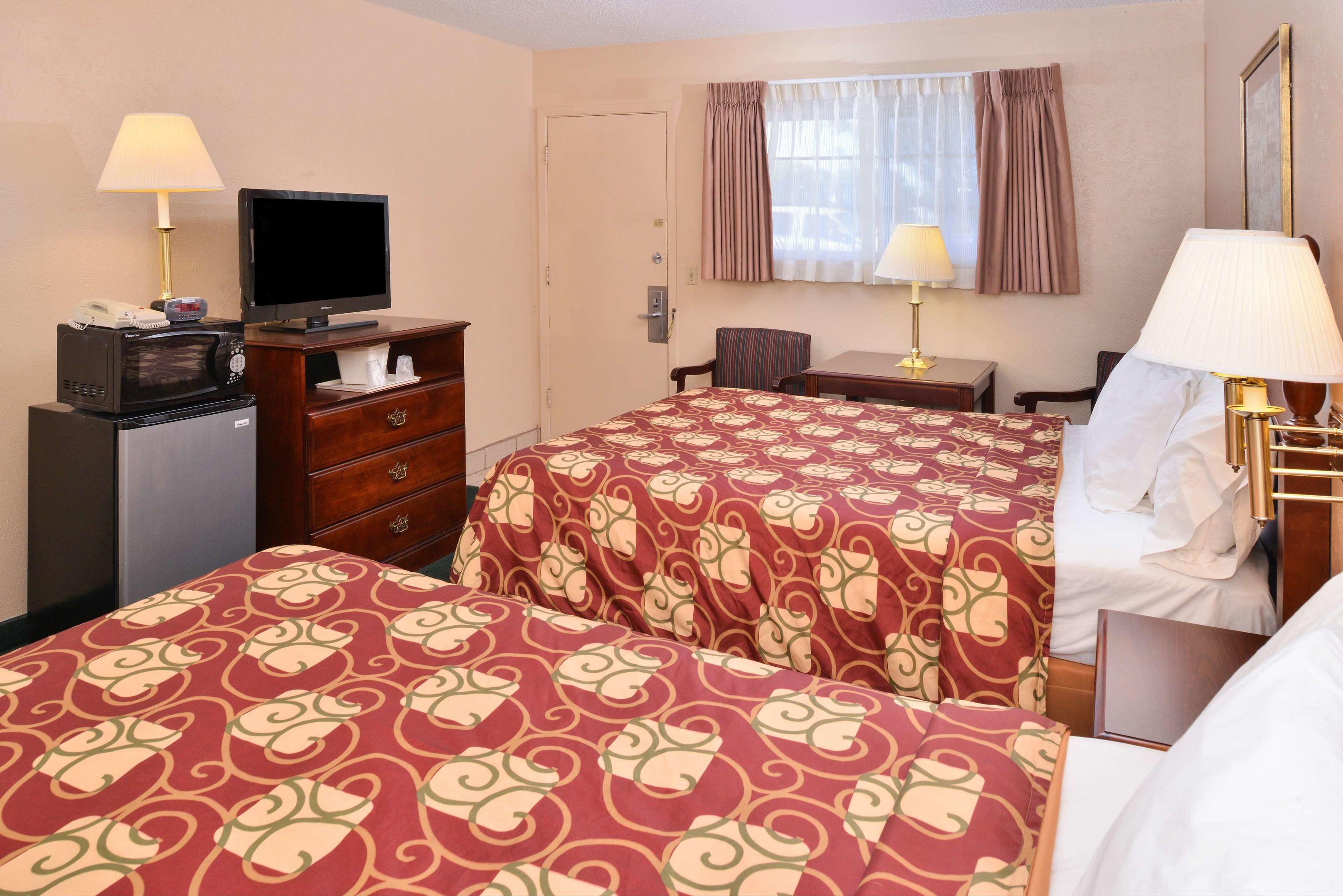Americas Best Value Inn & Suites — photo 5
