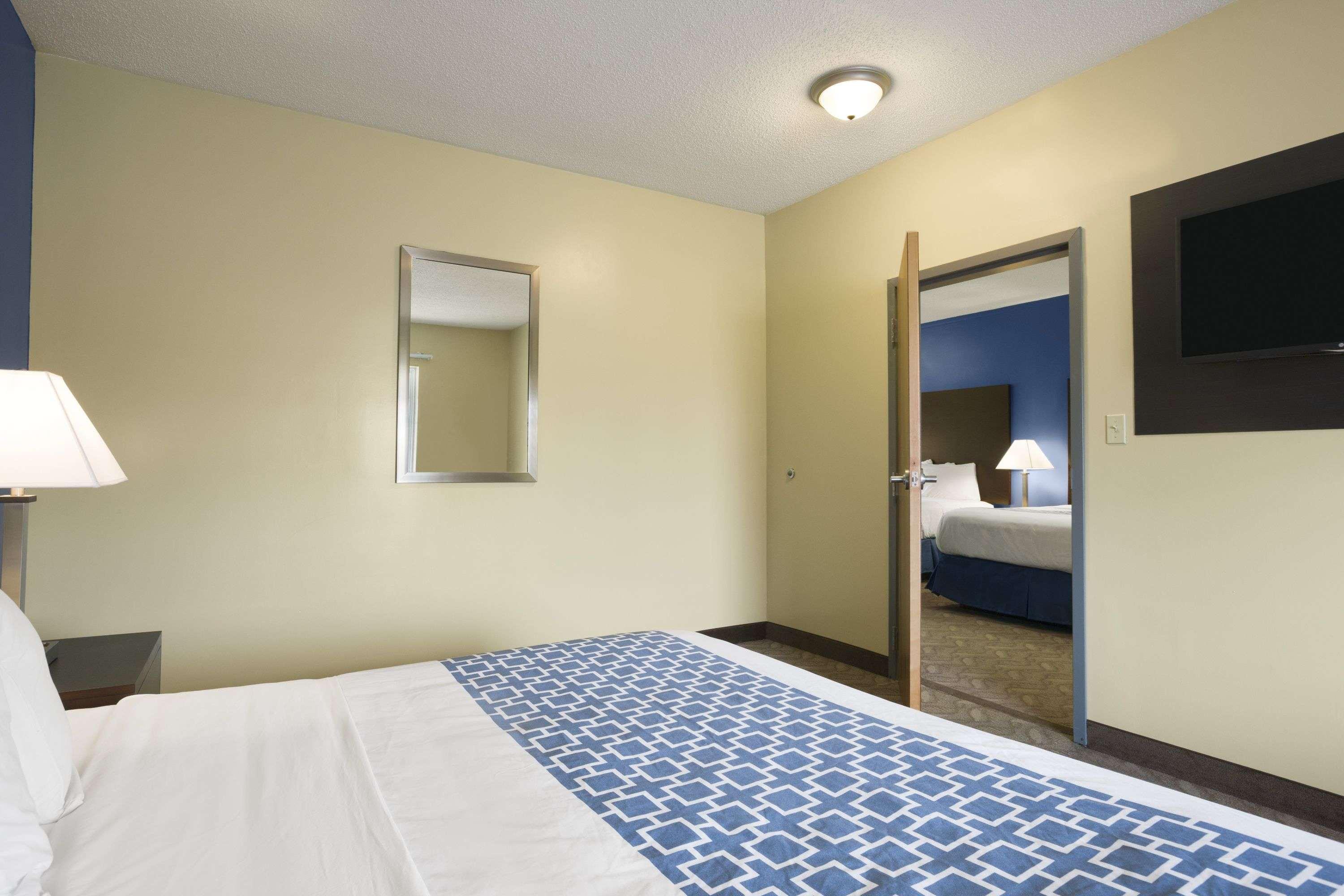 Days Inn & Suites Cherry Hill - Philadelphia — photo 4