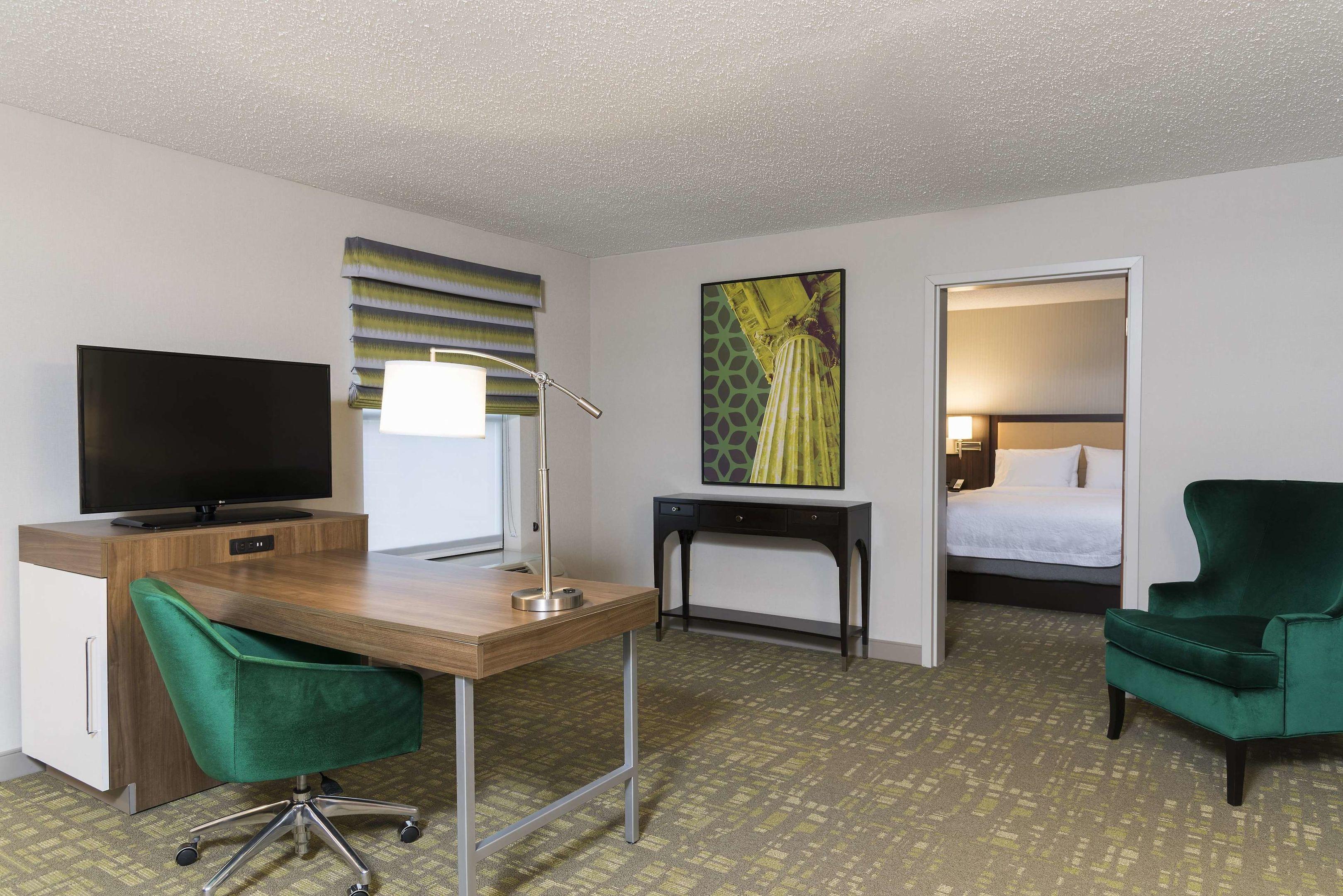 Hampton Inn & Suites Lansing/Okemos — photo 3