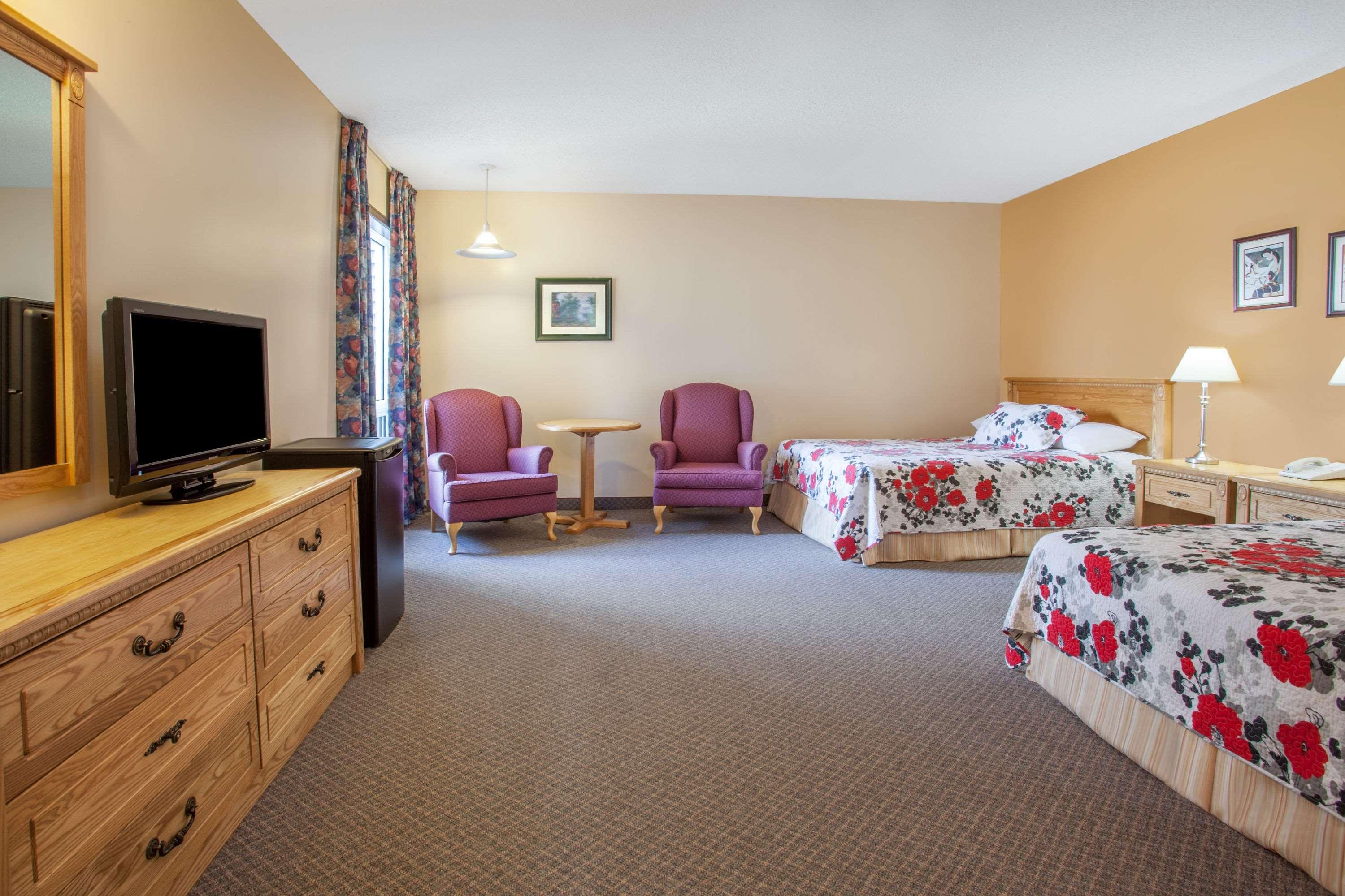 Knights Inn Woodstock — photo 4