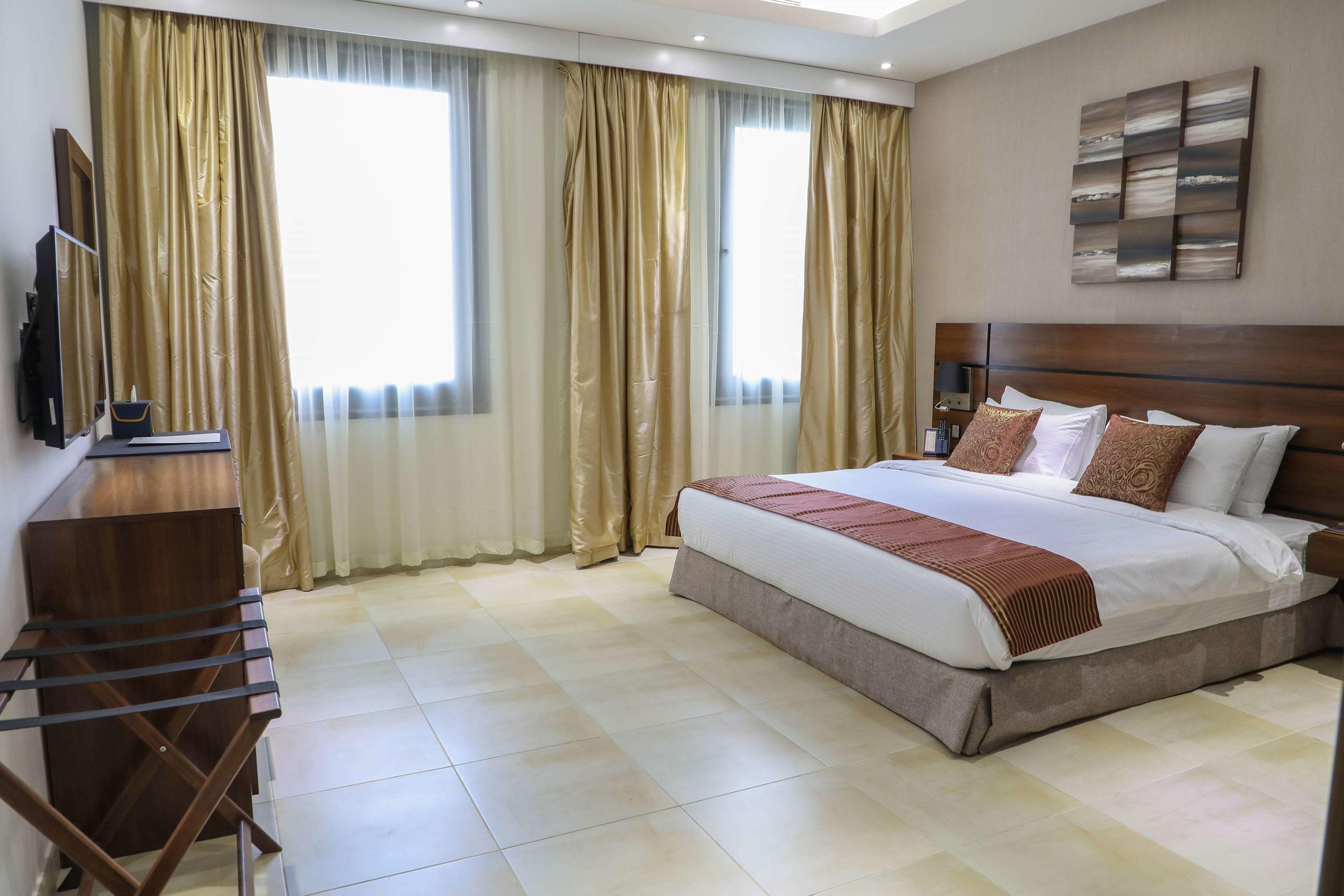 Q Suites Jeddah by EWA — photo 4