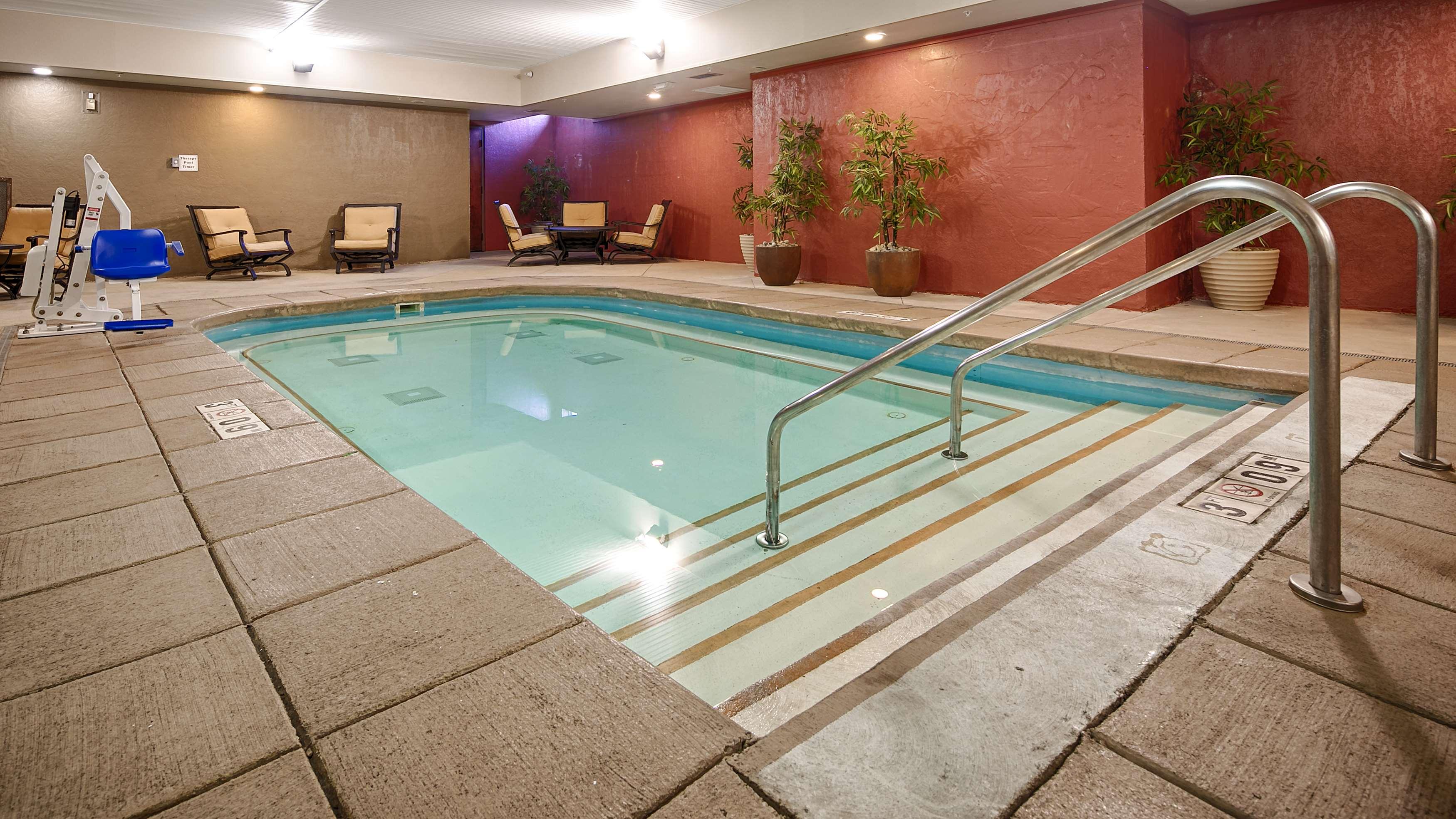 Best Western Plus Sandusky Hotel & Suites — photo 4