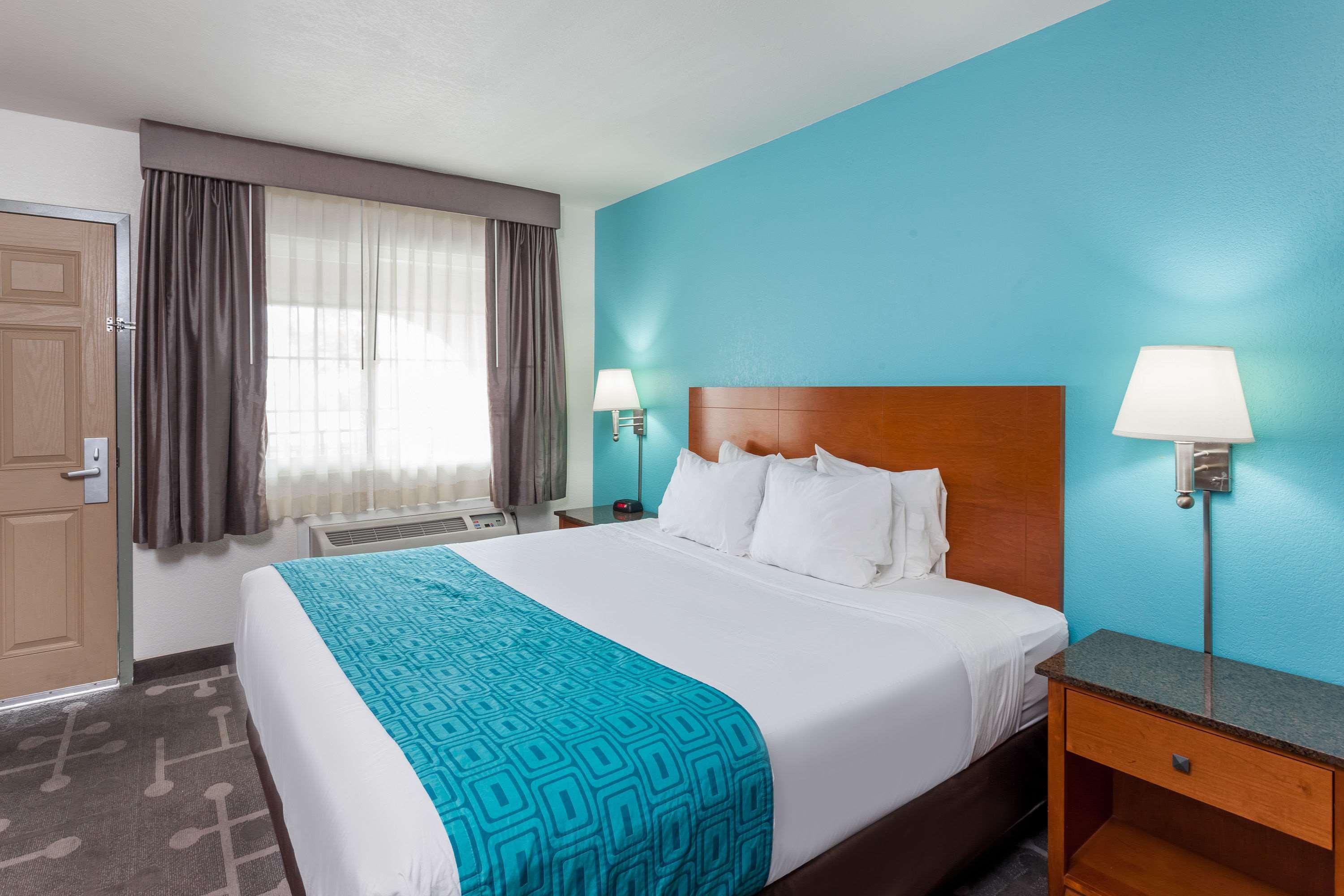 Howard Johnson Express Inn National City San Diego South — photo 4