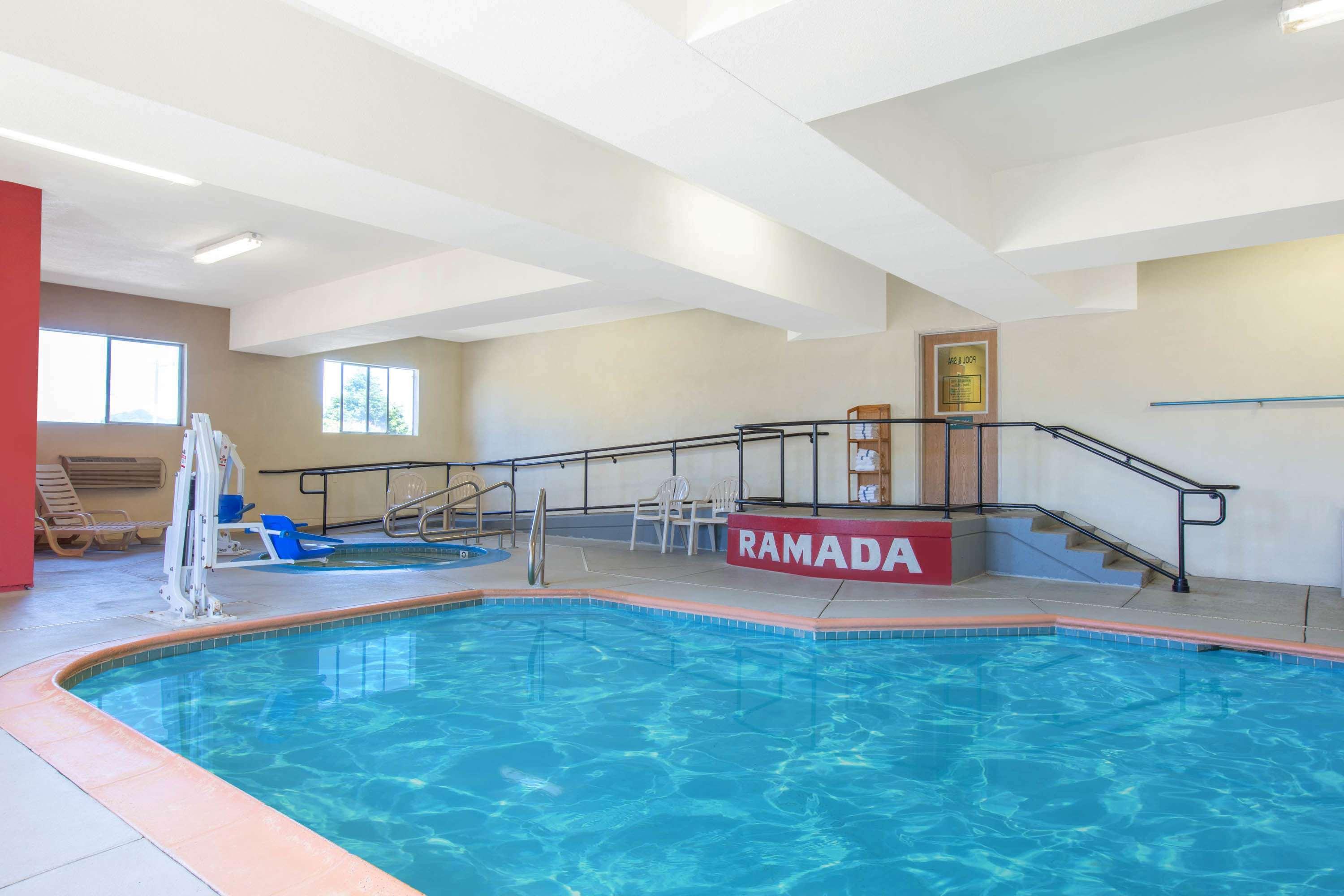 Ramada Limited Redding — photo 3