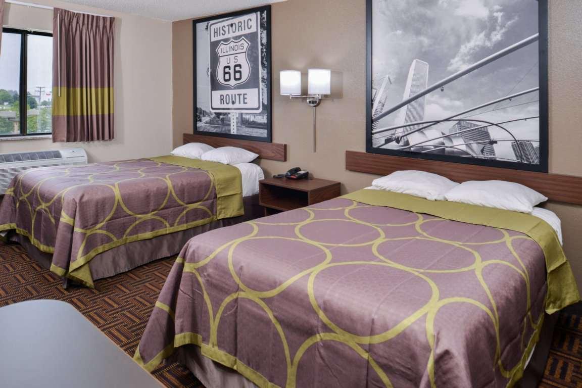 Super 8 by Wyndham Romeoville Bolingbrook — photo 4