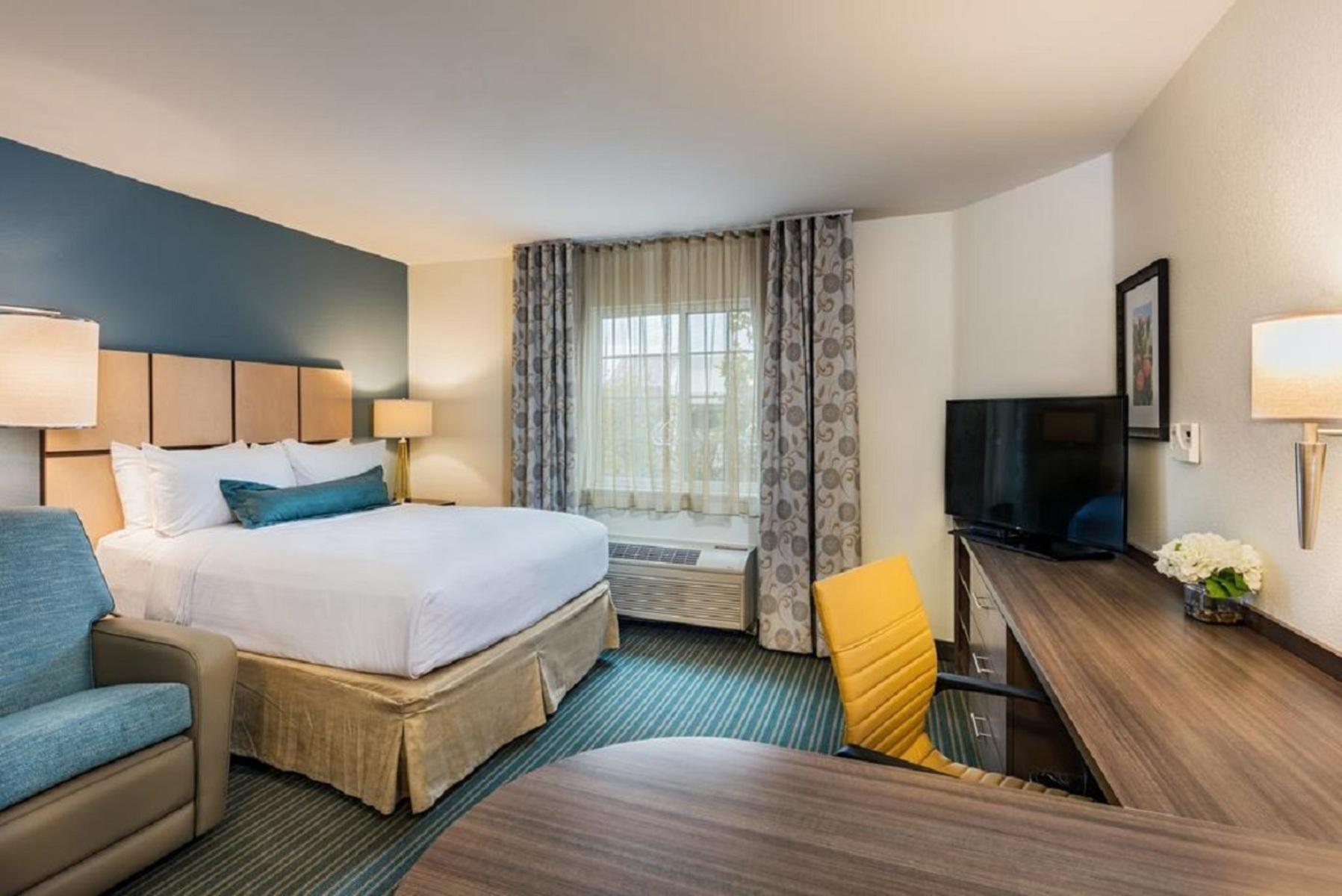 Candlewood Suites Anaheim - Resort Area — photo 4