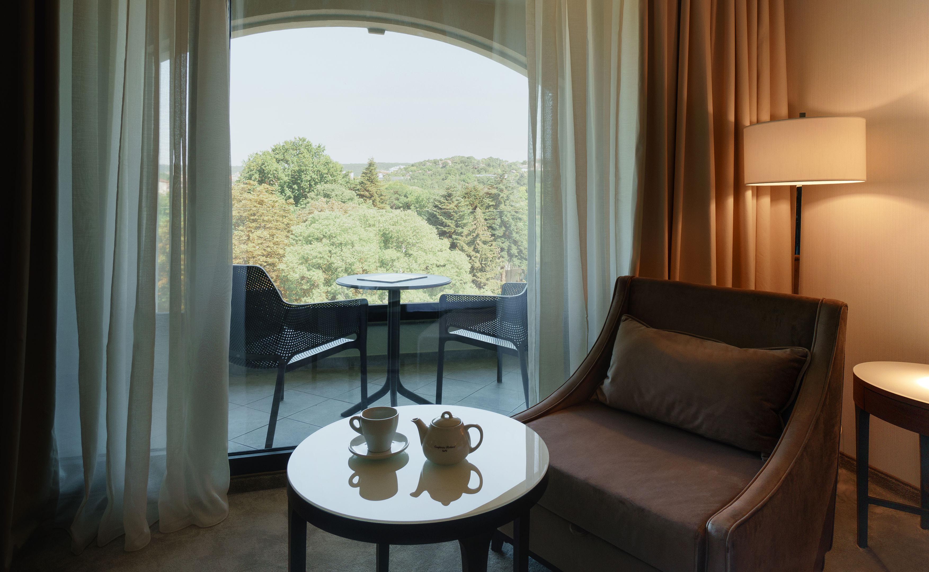 Astor Garden Hotel — photo 5