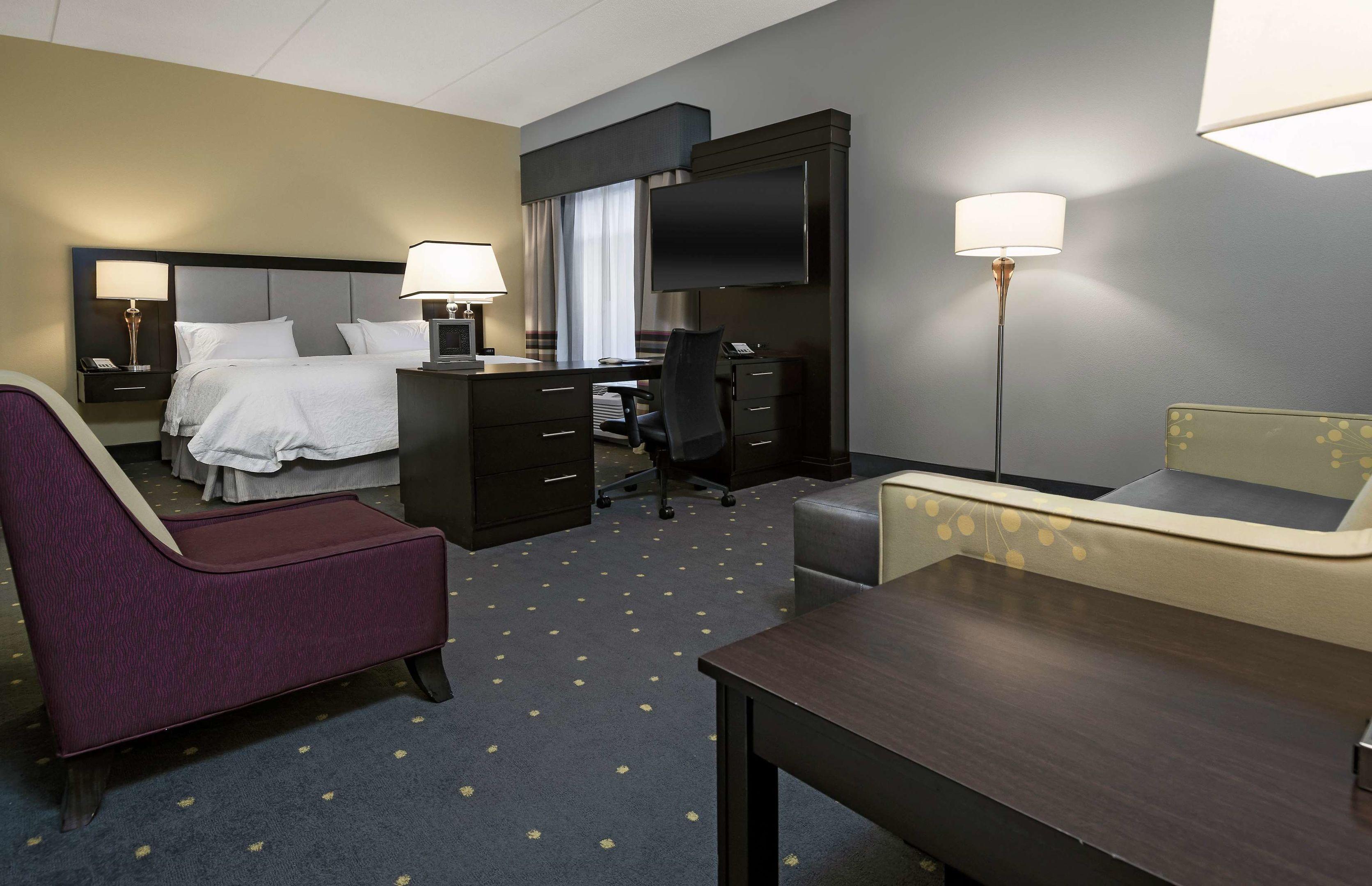 Hampton Inn & Suites Raleigh Downtown — photo 4