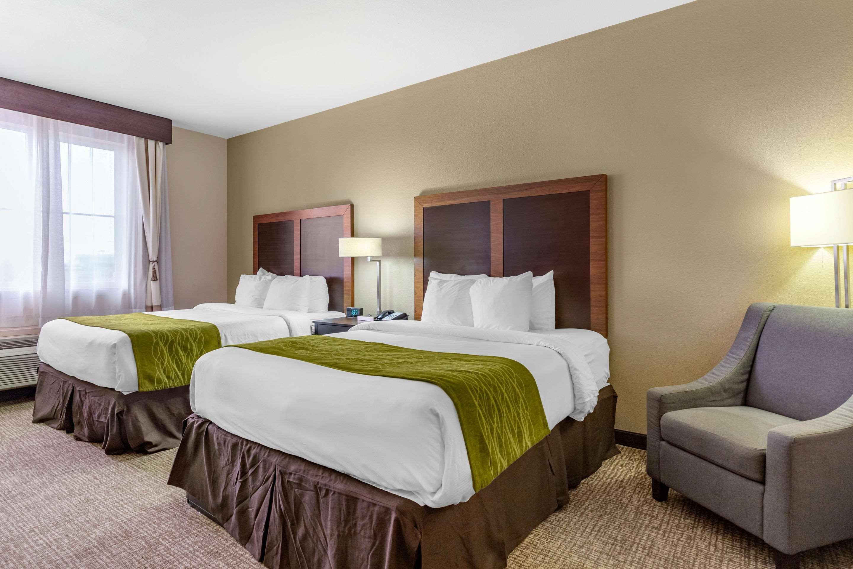 Comfort Inn & Suites Lakeside — photo 4